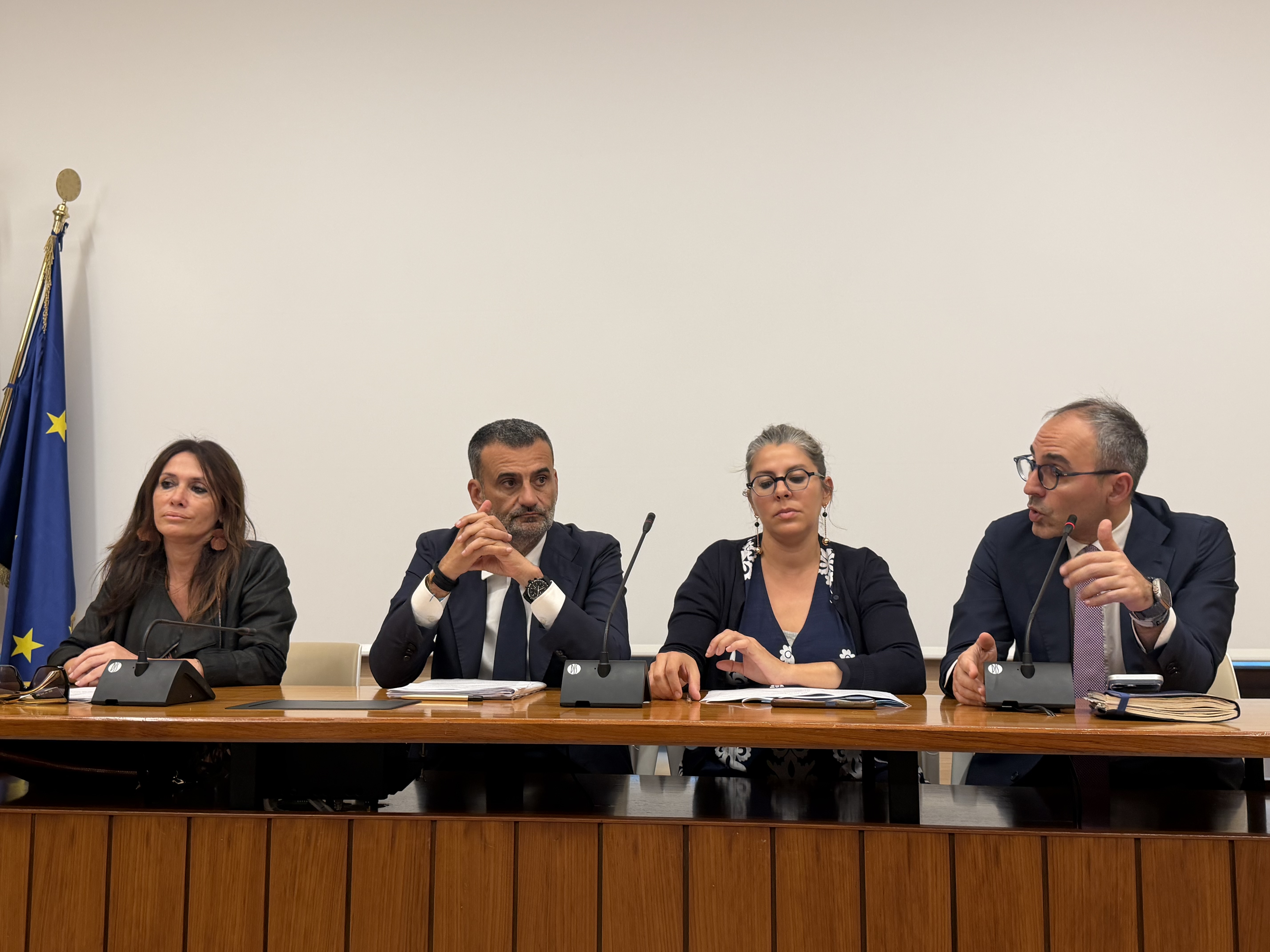 Galleria “Mare democratico”: presentati in conferenza stampa i primi avvisi del programma varato dalla Regione Puglia per attrezzare le spiagge libere dei pugliesi - Diapositiva 4 di 4