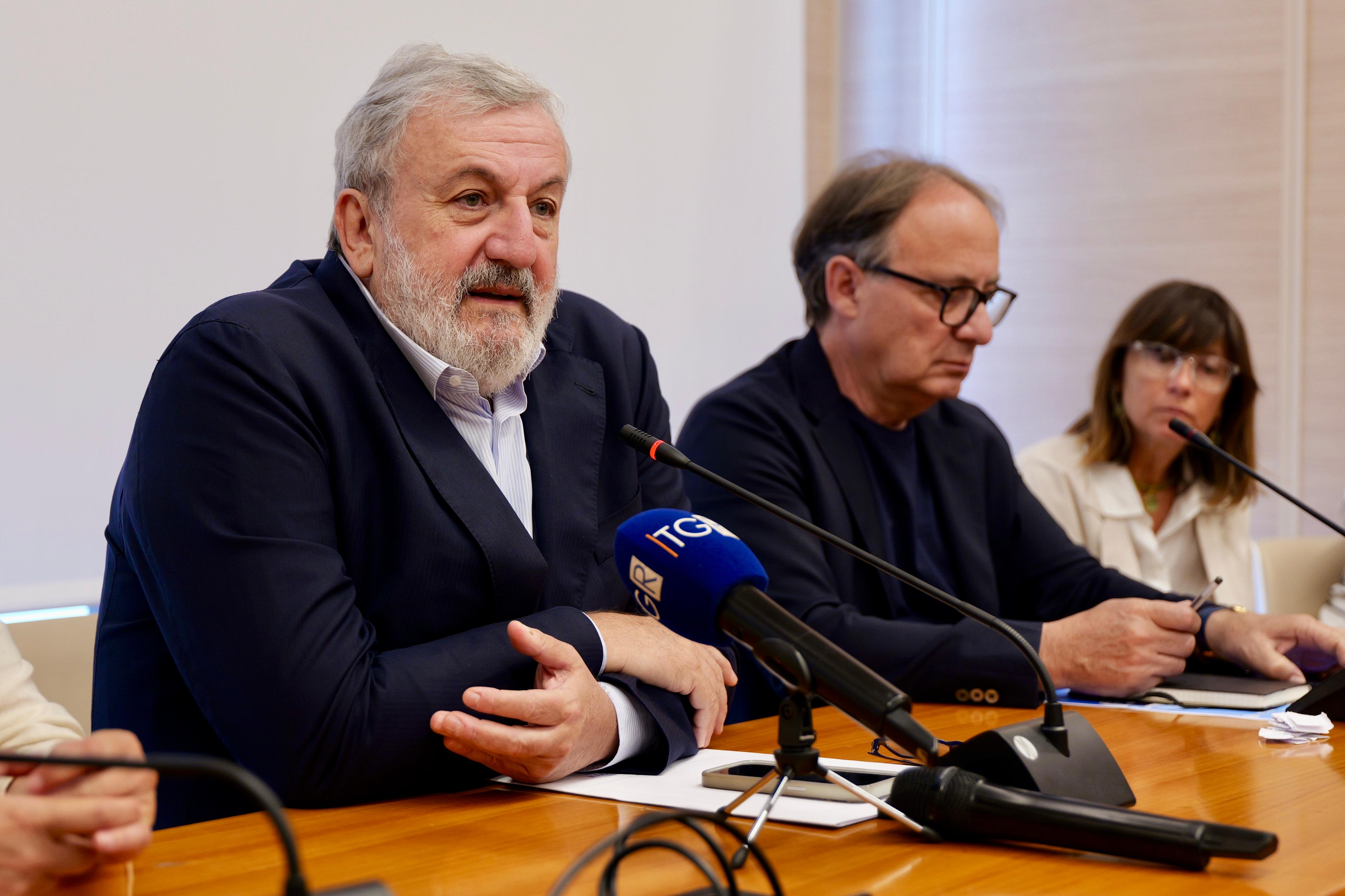 Galleria Diritto alla mobilità e allo studio, sconti del 50% sugli abbonamenti mensili del TPL per gli studenti pendolari per il prossimo anno scolastico e universitario - Diapositiva 2 di 13