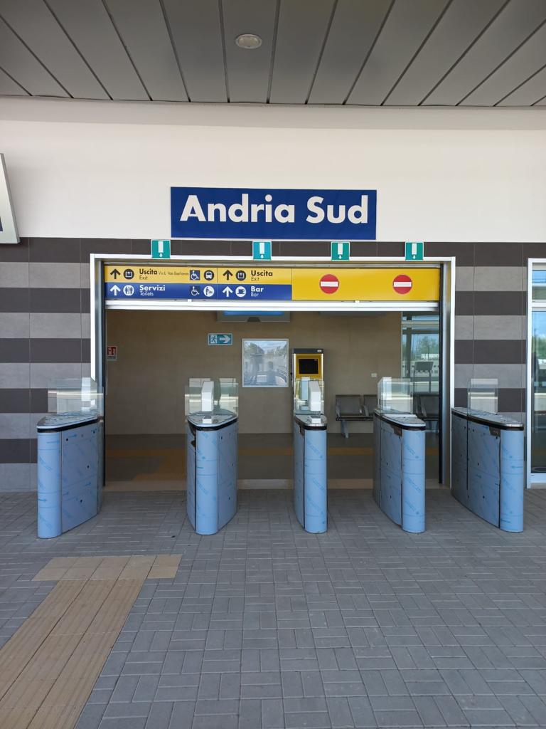 Galleria Trasporti, lunedì 3 aprile aprono le nuove stazioni di Andria Sud e Corato Sud e riprendono a circolare i treni sulla linea ferroviaria Andria Sud – Corato - Diapositiva 3 di 5