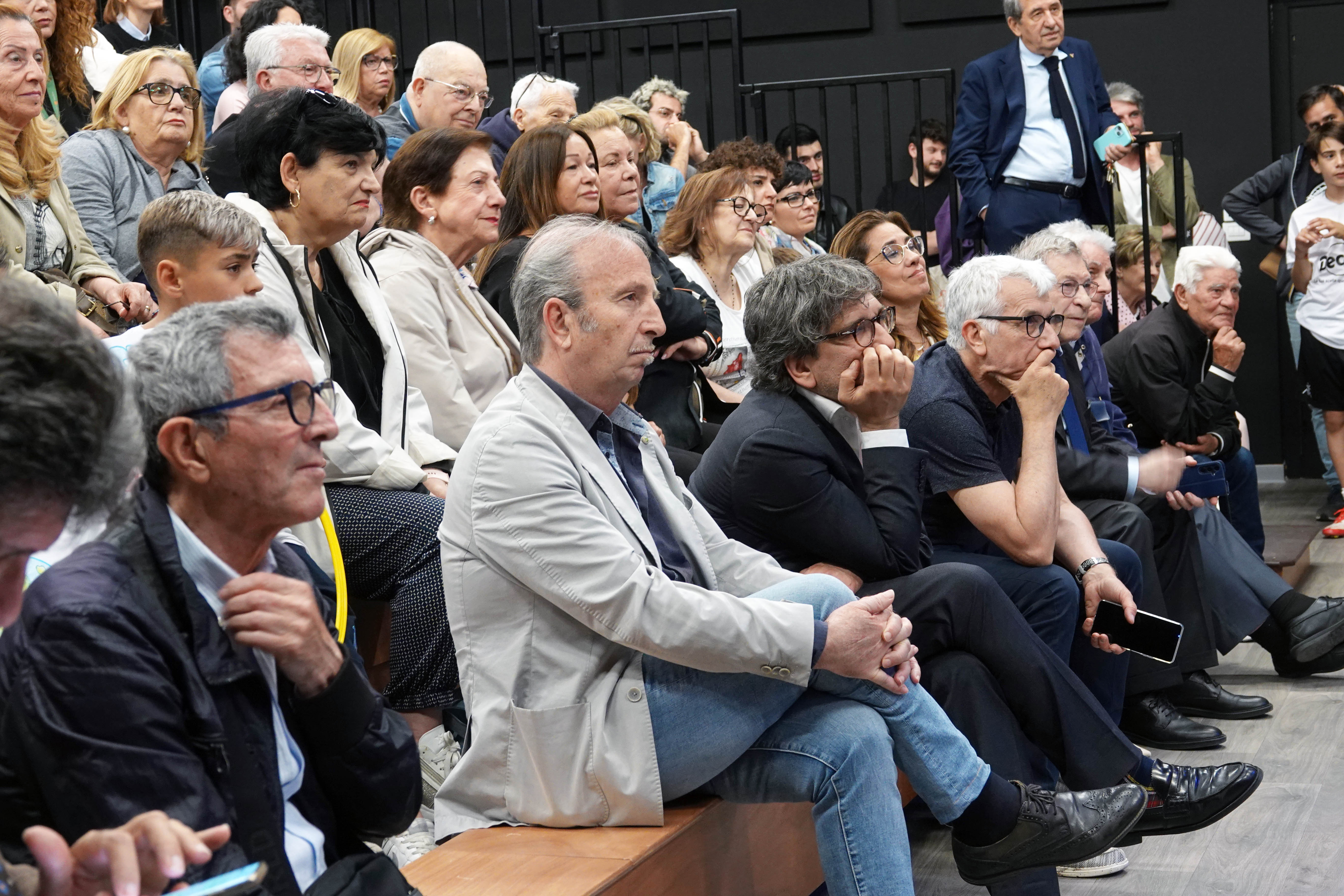 Galleria BARI, EMILIANO ALL’ACCADEMIA DEL CINEMA DI SAN PIO PER LA SECONDA TAPPA DEL TOUR DI ASCOLTO DEI CANTIERI INNOVATIVI DI ANTIMAFIA SOCIALE: “QUESTO È IL SIMBOLO DEL NOSTRO DESIDERIO DI RECUPERARE LE PERIFERIE” - Diapositiva 6 di 8