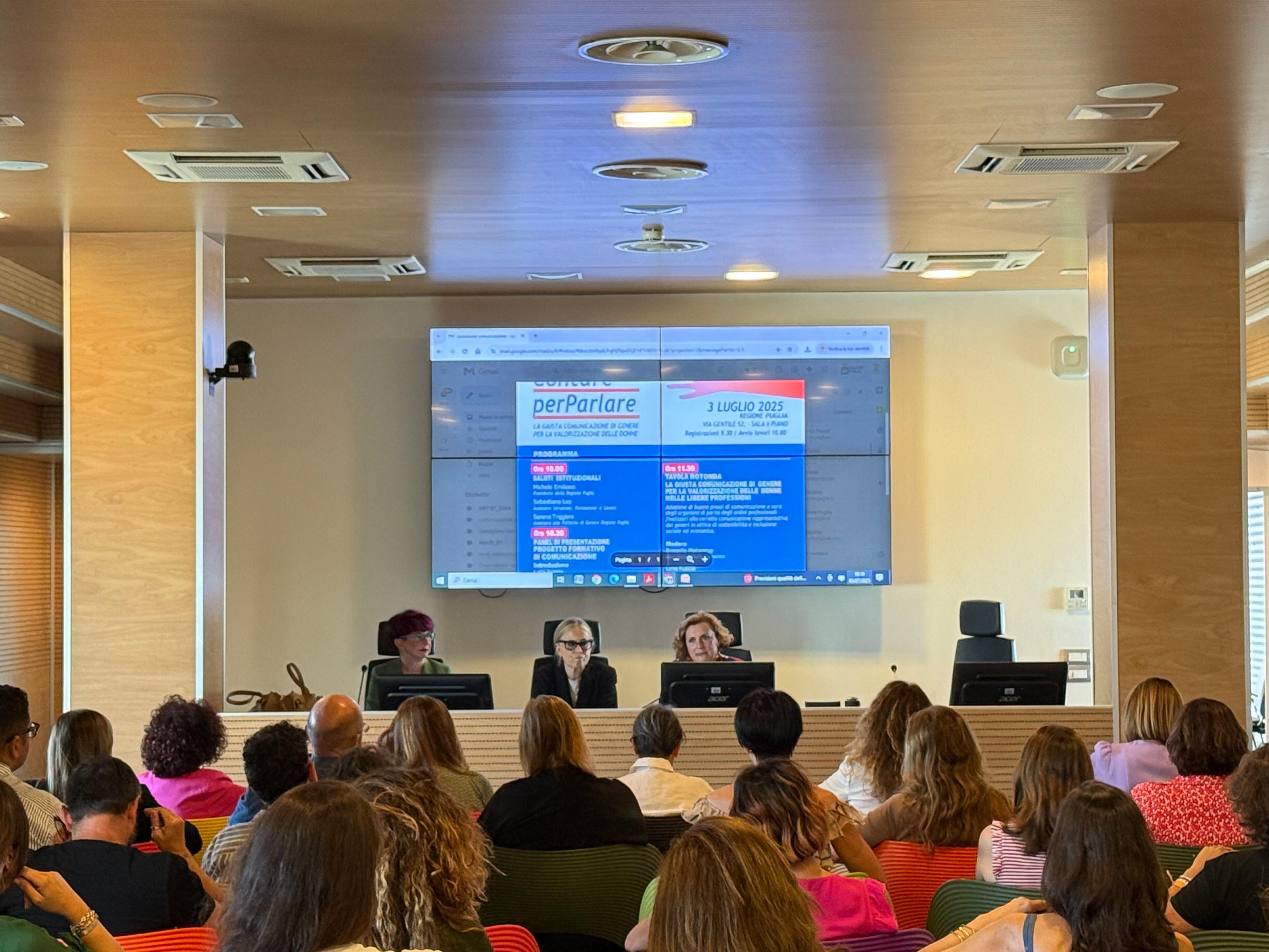 Galleria Comunicazione inclusiva, Triggiani, De Simone e Ruccia: “Pilastro della strategia regionale. E' strumento di promozione e valorizzazione della parità e delle donne nel mondo professionale