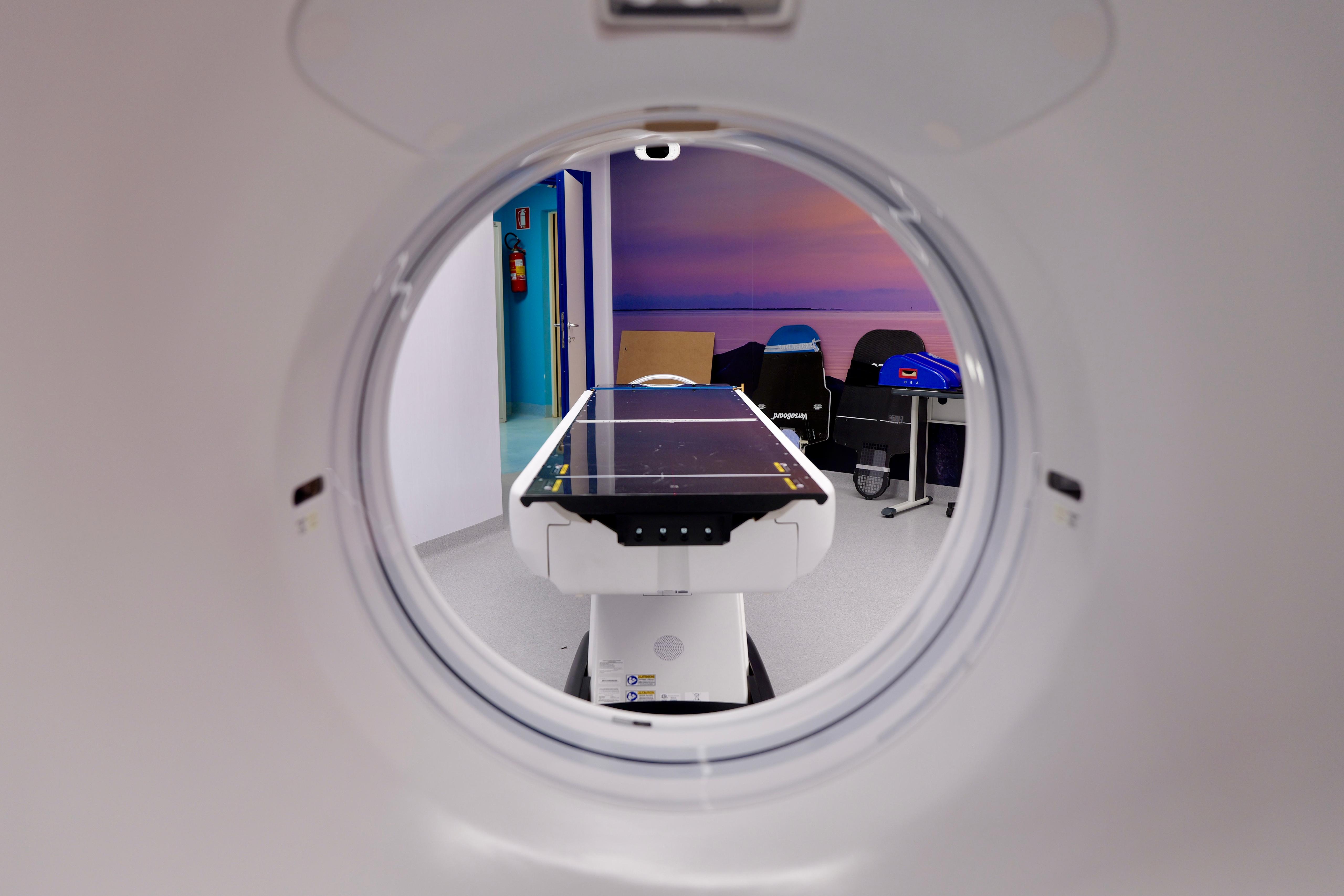 Galleria Inaugurato da Emiliano acceleratore lineare Istituto Oncologico di Bari - Diapositiva 4 di 11