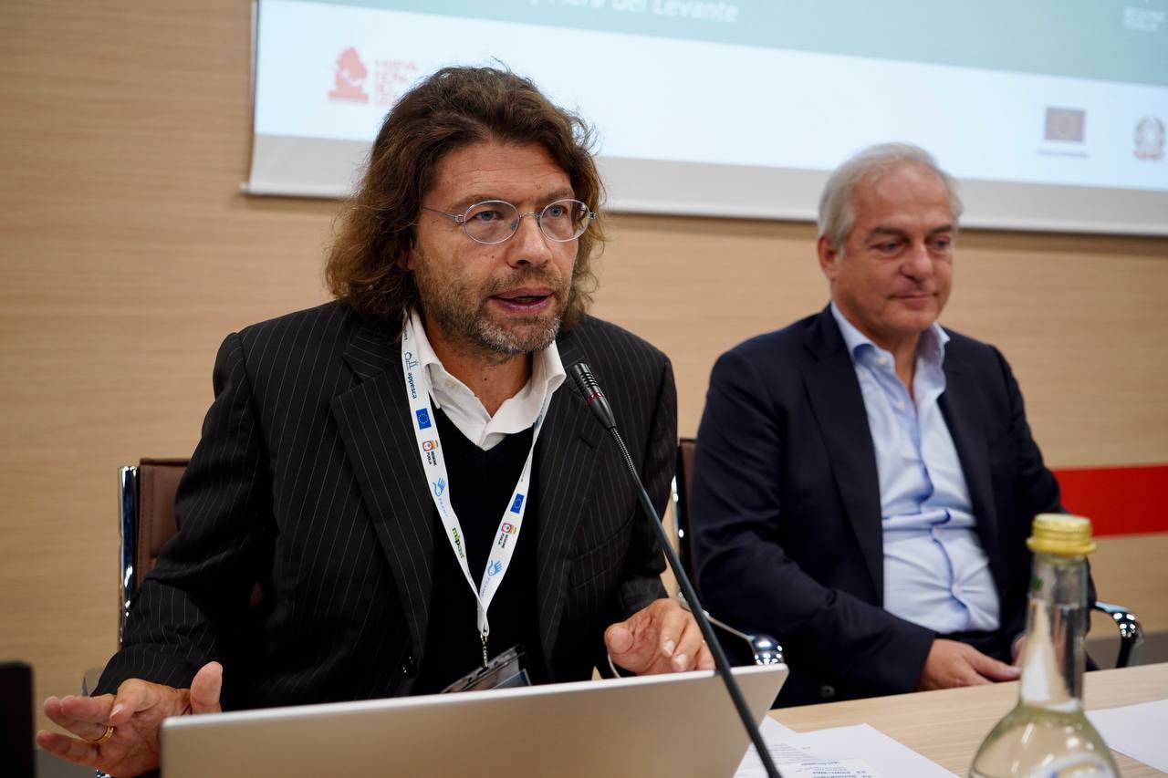 Galleria FdL 22. APPESCA: presentato lo studio di 42 siti portuali di Puglia per costruire strategie di sviluppo dell’economia del mare e della pesca - Diapositiva 4 di 10