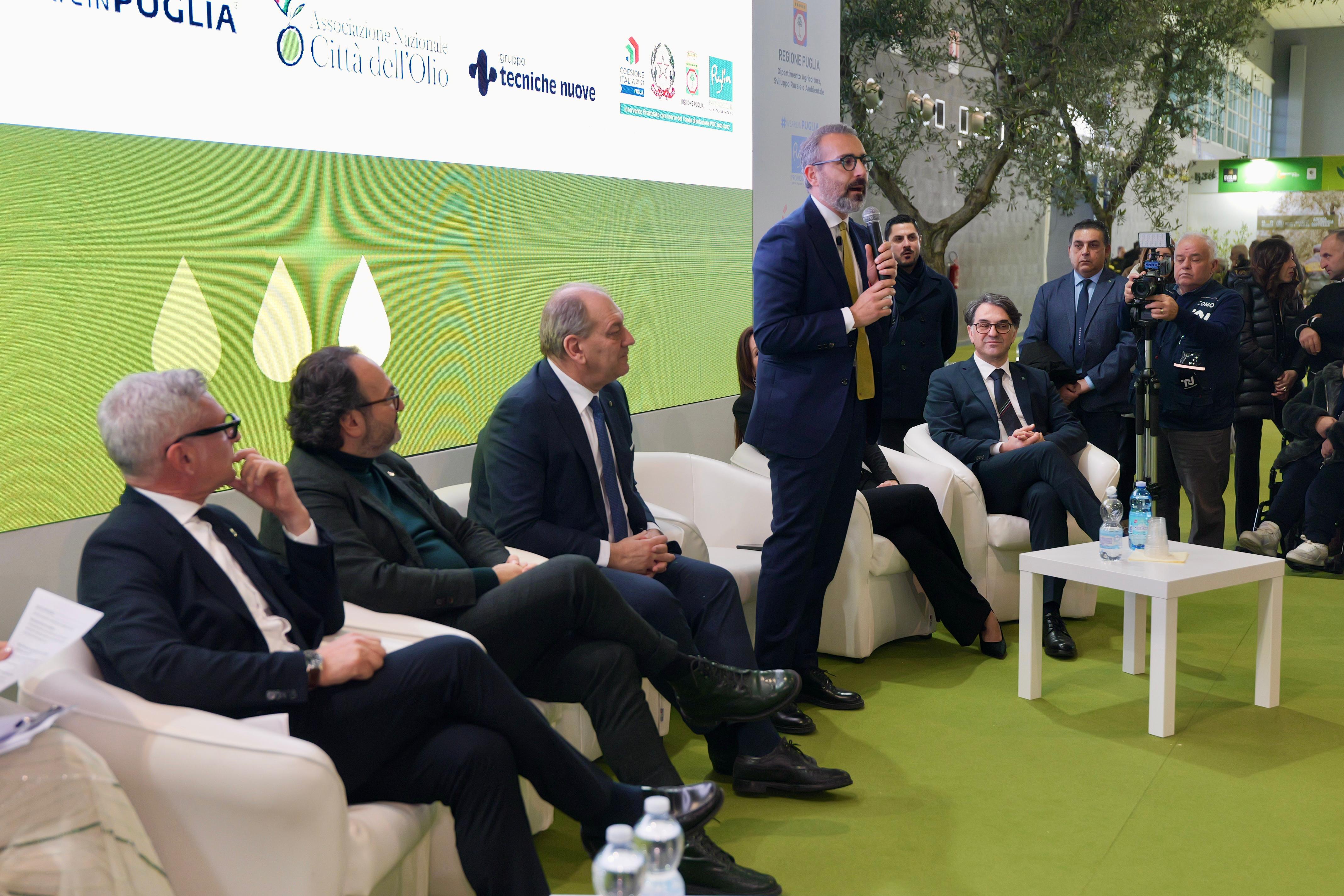 Galleria EVOLIO Expo 2026: inaugurata a Bari la seconda edizione della fiera B2B dell’olio extravergine di oliva - Diapositiva 2 di 8