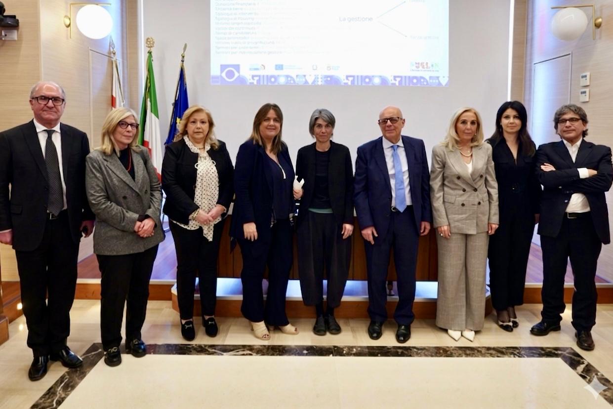 Galleria Ecco “Puglia Accogliente”, l’Avviso regionale per l’inclusione socio-abitativa dei lavoratori migranti: 40 milioni ai Comuni per superare gli insediamenti informali e contrastare il caporalato - Diapositiva 4 di 9