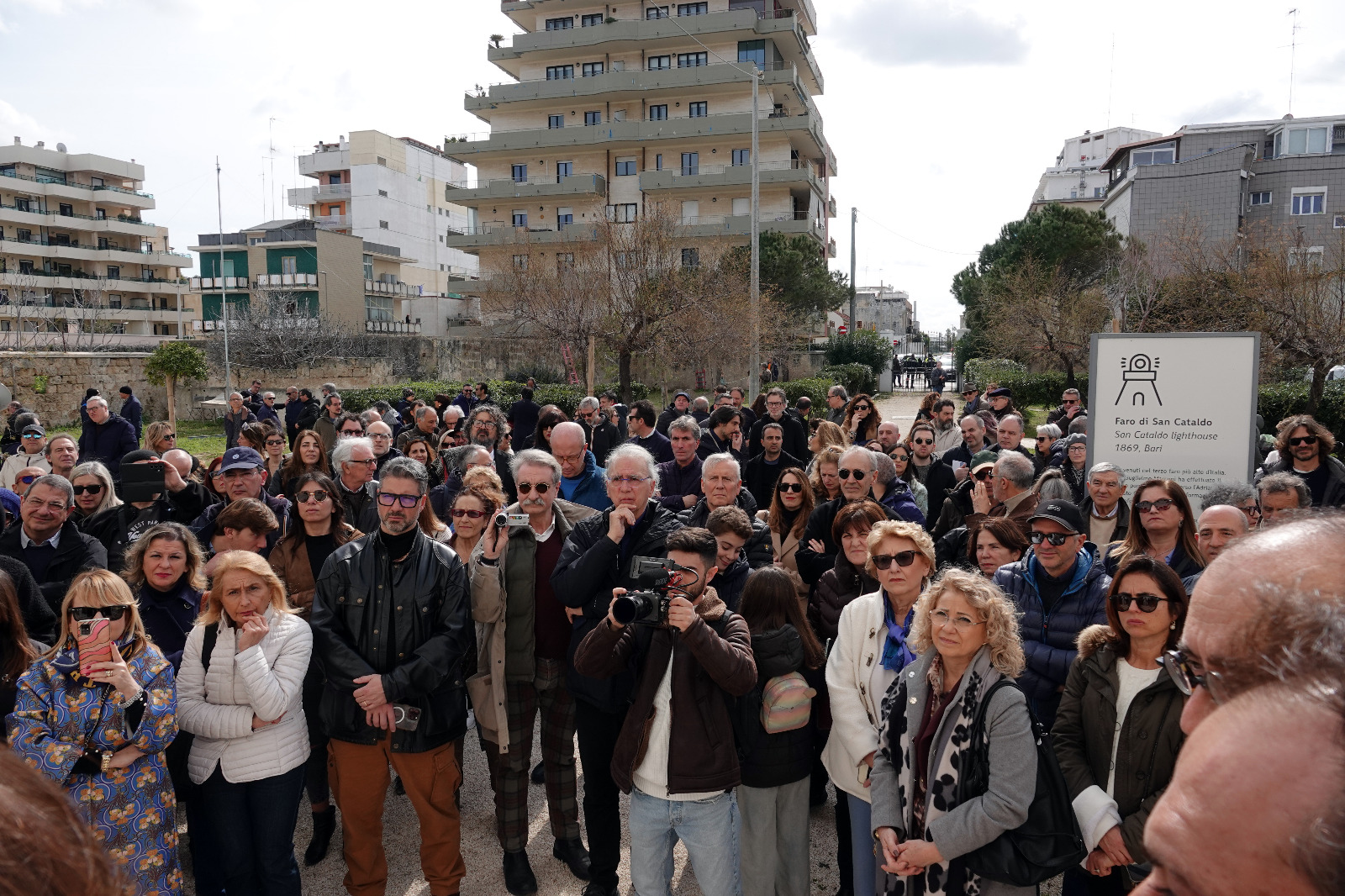 Galleria IL PRESIDENTE EMILIANO ALLA RIAPERTURA DEL FARO-MUSEO DI SAN CATALDO A BARI: “LA REGIONE HA RECUPERATO E RESO FRUIBILE A TUTTI LO STRAORDINARIO PATRIMONIO DEI FARI PUGLIESI” - Diapositiva 1 di 3