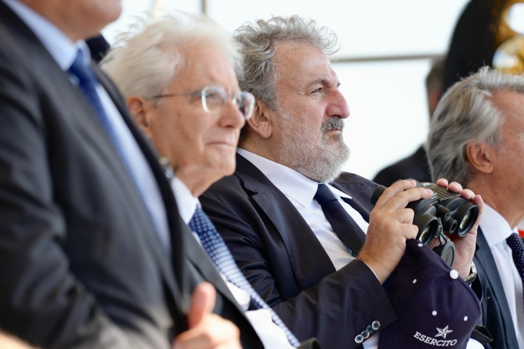 Galleria Michele Emiliano all’esercitazione militare “Leone Alato 23” a Cagnano Varano alla presenza del Presidente della Repubblica Mattarella e del ministro Crosetto - Diapositiva 4 di 22