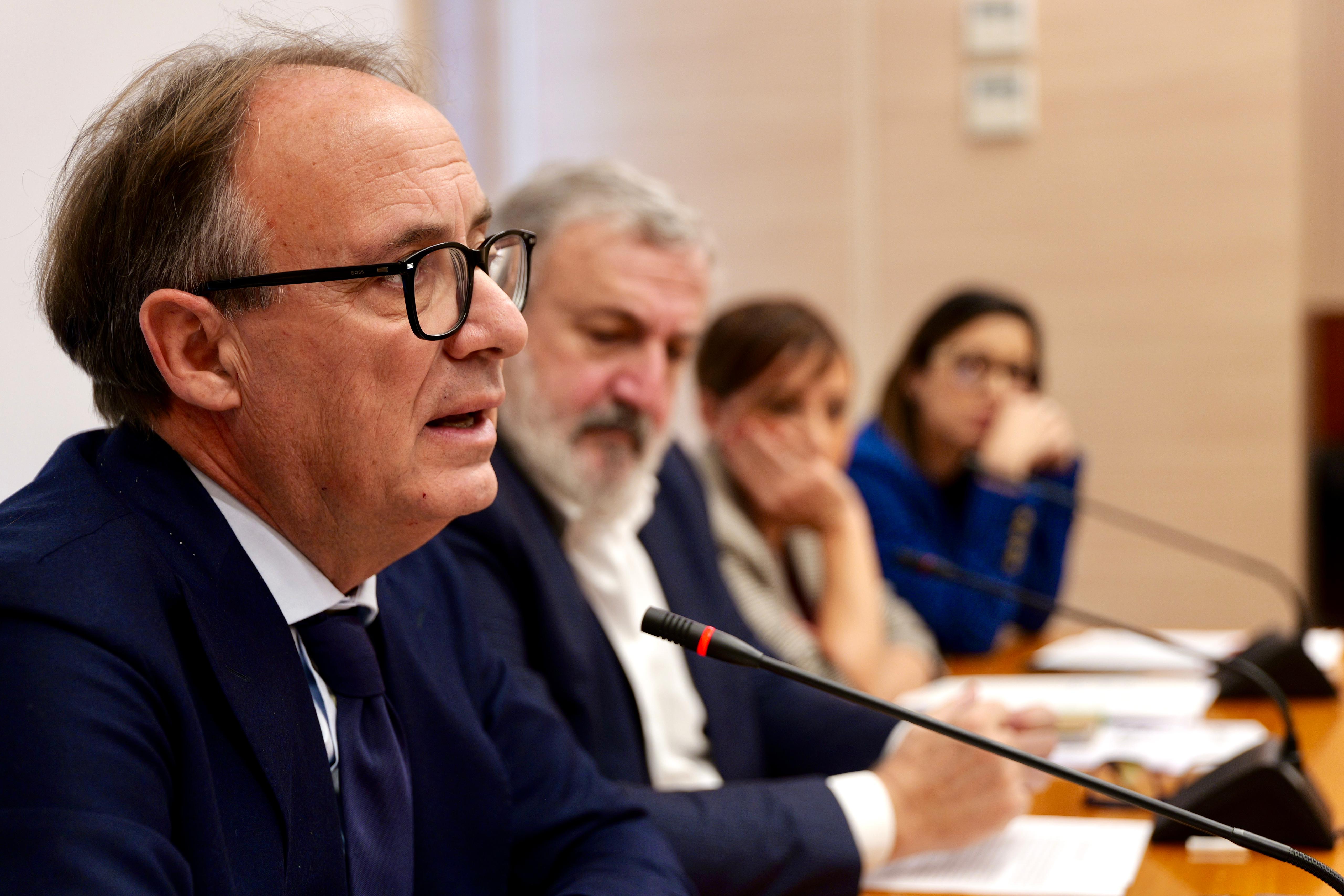 Galleria Presentato il nuovo bando per il Reddito di Dignità.  Il presidente Emiliano: “Puglia in prima linea per la lotta alla povertà. Se il ReD esiste è grazie all'autonomia della Regione nella gestione dei Fondi europei” - Diapositiva 6 di 7