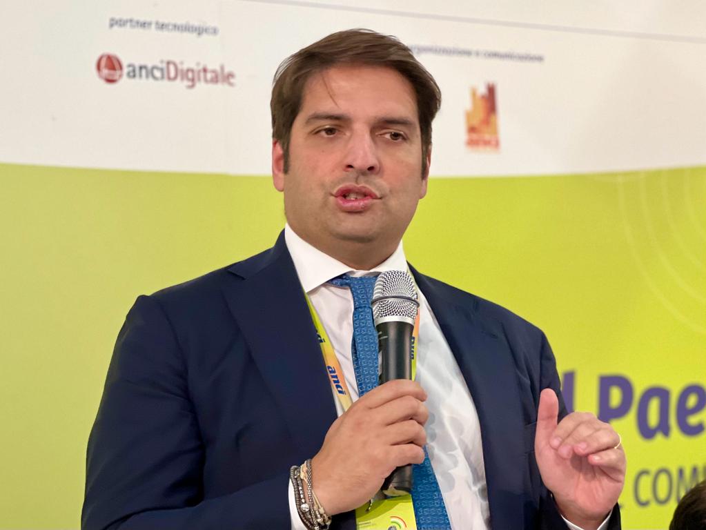 Galleria Turismo sostenibile: siglato l’accordo di cooperazione tra Regione Puglia e ANCI Puglia per lo sviluppo di cammini e bike economy - Diapositiva 6 di 9