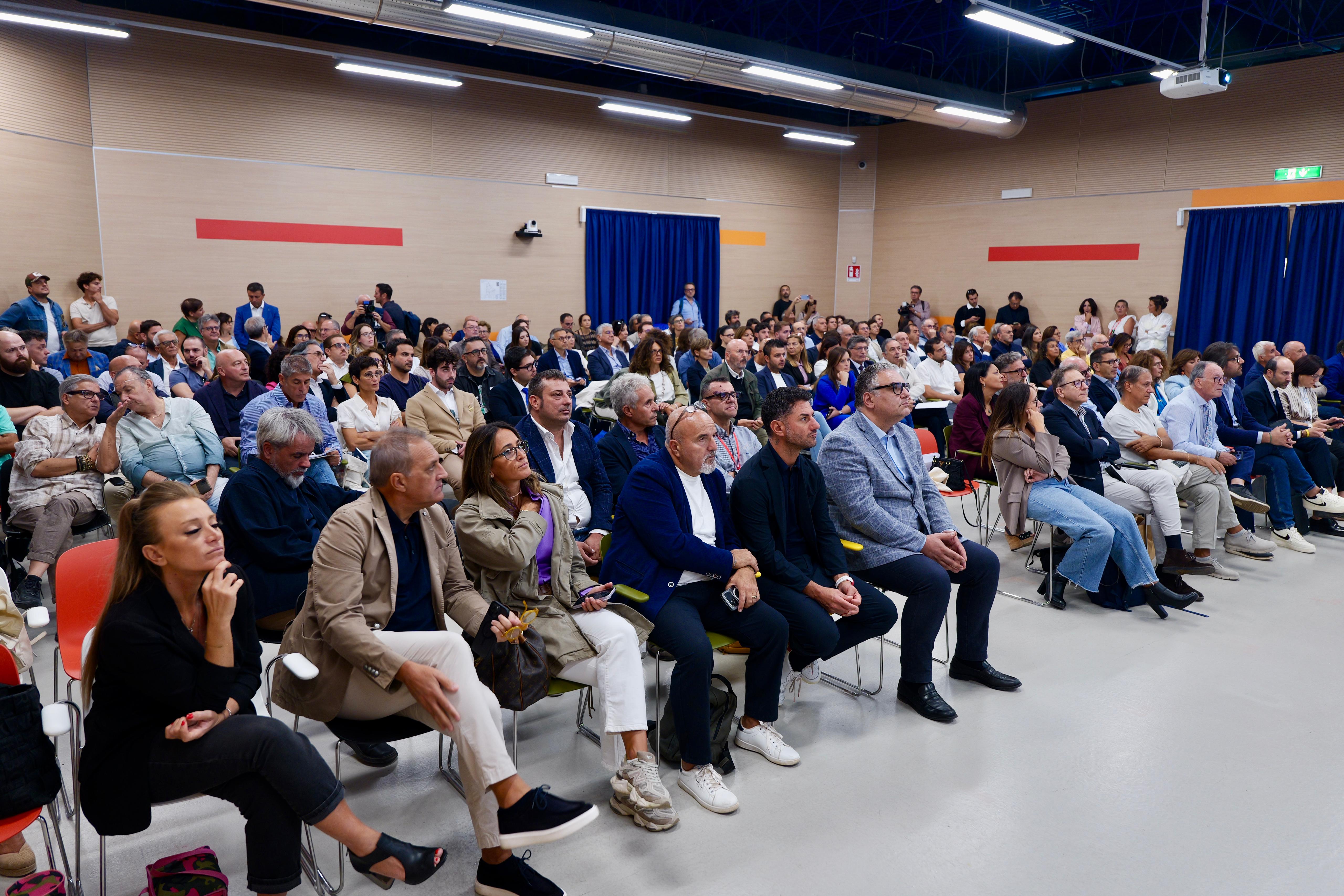 Galleria Fiera del Levante, si chiude la settimana di “Tutta la Puglia, abbiamo un programma da realizzare insieme”: 150 temi, oltre 500 interventi e quasi 3000 partecipanti - Diapositiva 3 di 24