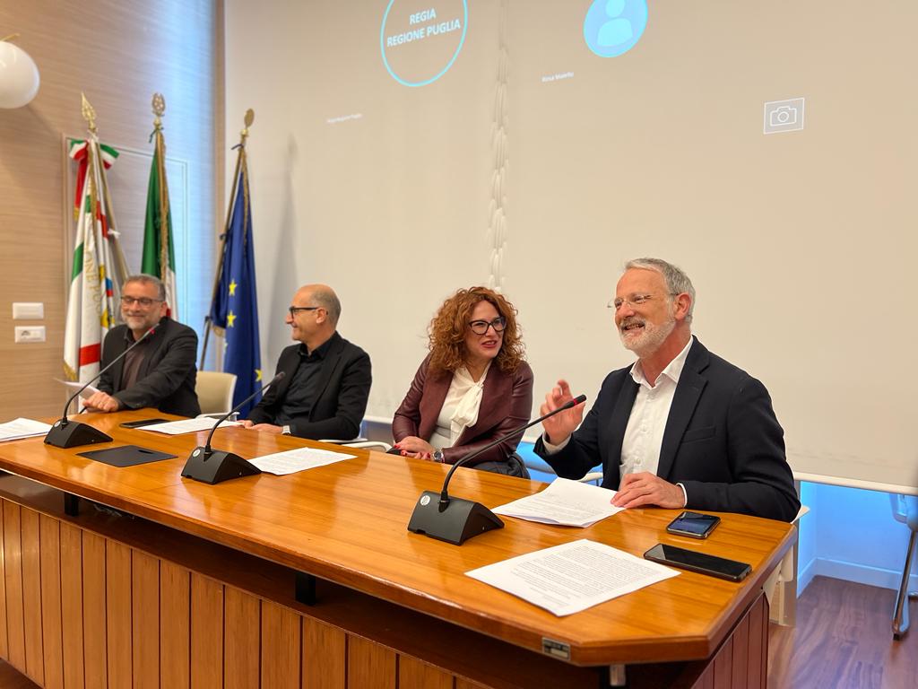 Galleria Biblioteche di Puglia: dalle Community library al Sistema regionale dei servizi bibliotecari - Diapositiva 1 di 4