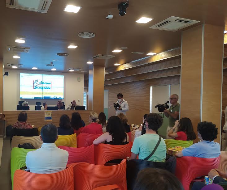 Galleria Il Nuovo Fantarca ha presentato “Cinema in ospedale” - Diapositiva 3 di 4