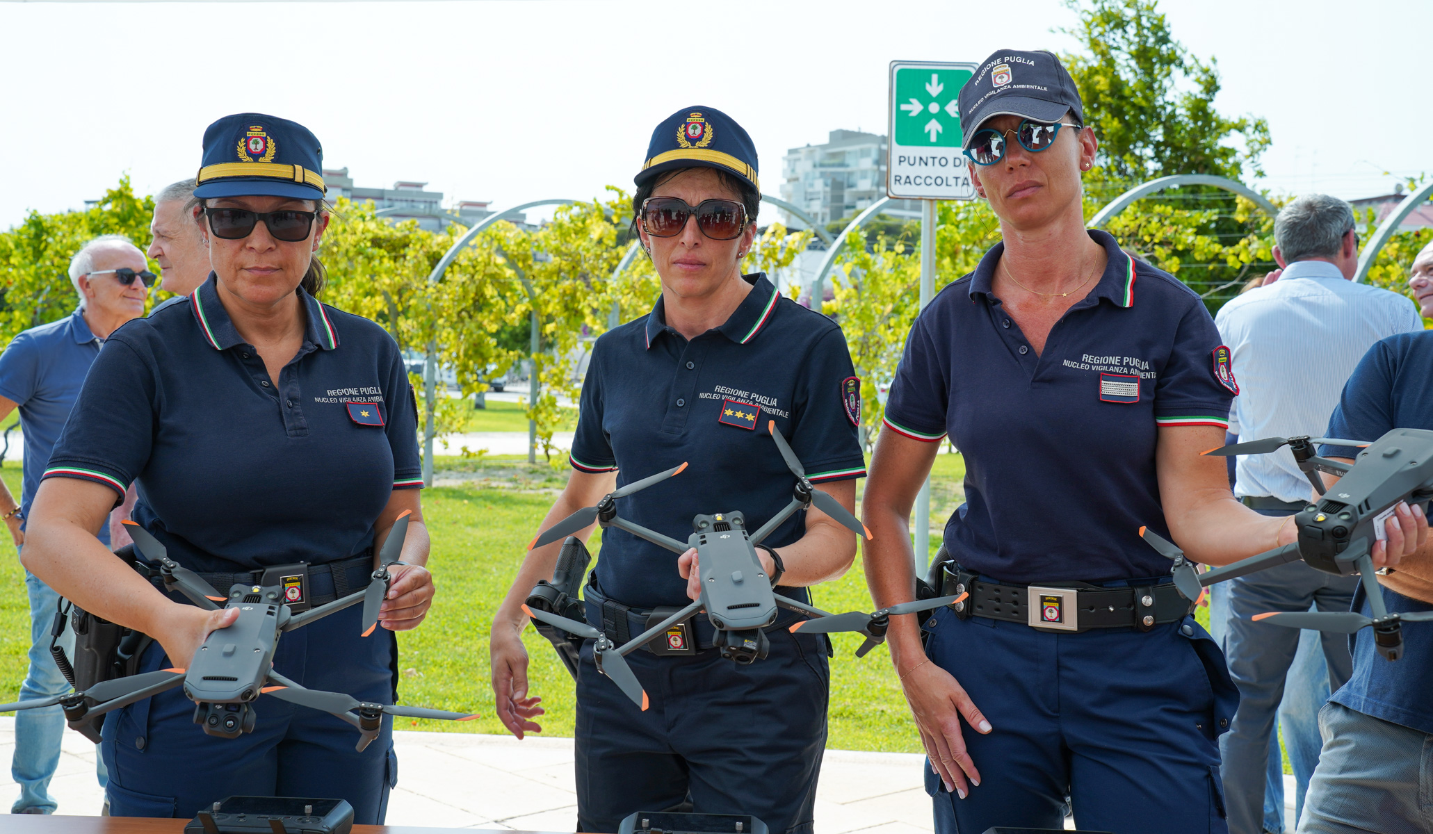 Galleria Lotta all’abbandono dei rifiuti, oggi in Regione la dimostrazione di volo dei droni - Diapositiva 5 di 12