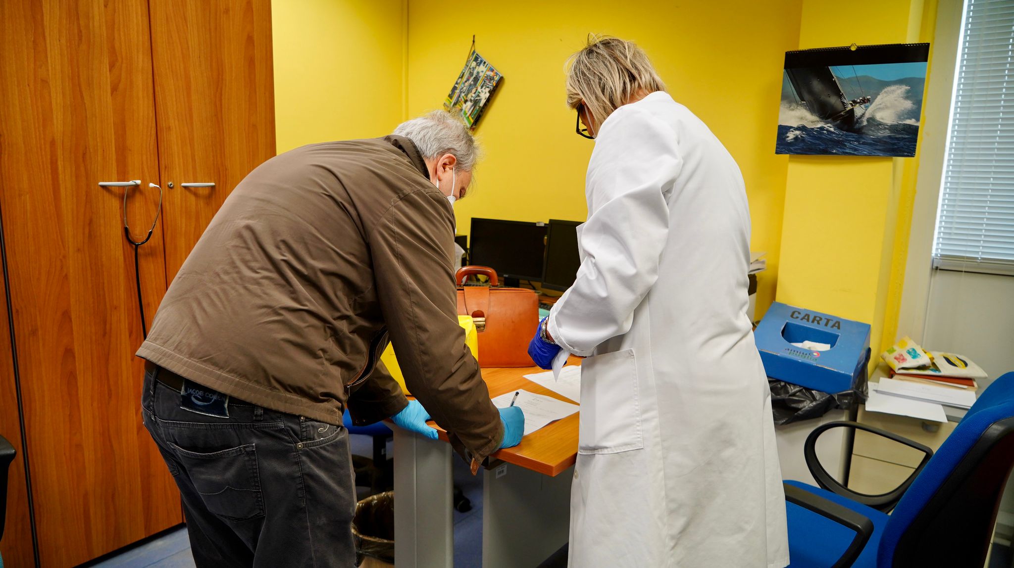 Galleria VACCINI ANTICOVID, PUGLIESI OVER 18 POTRANNO RICEVERE LA TERZA DOSE DAL 1 DICEMBRE - Diapositiva 2 di 10