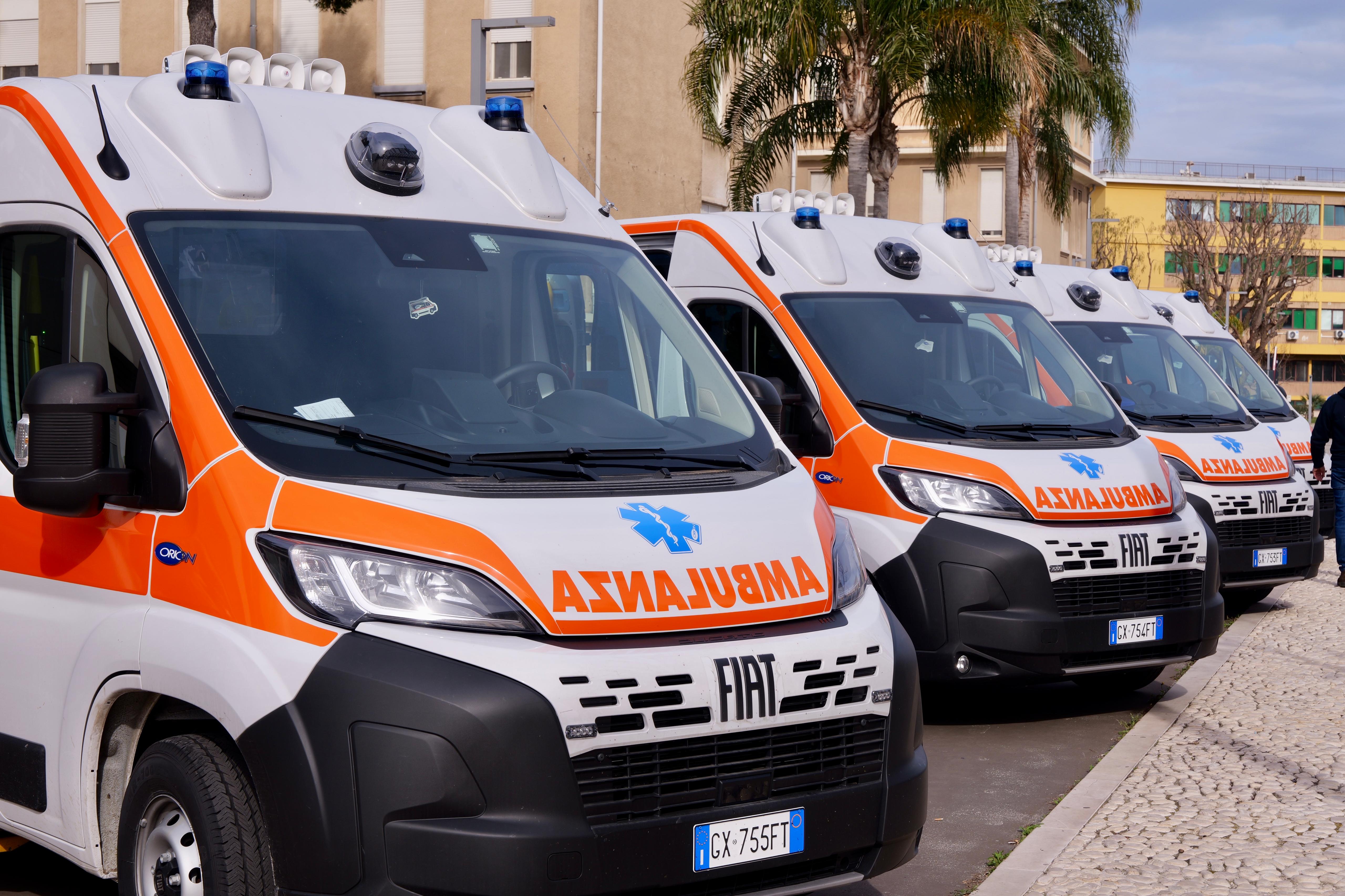 Galleria IL POLICLINICO DI BARI RINNOVA IL PARCO AMBULANZE CON MEZZI DOTATI DI RIANIMAZIONE E PER LE EMERGENZE BARIATRICHE E NEONATALI - Diapositiva 12 di 13