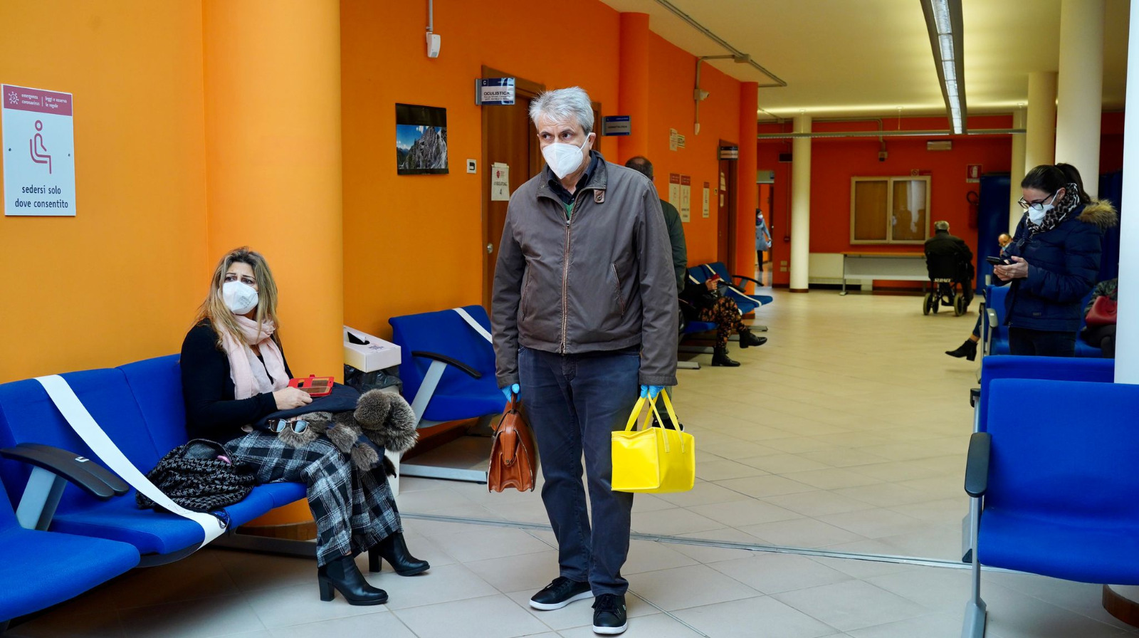 Galleria VACCINI ANTICOVID, PUGLIESI OVER 18 POTRANNO RICEVERE LA TERZA DOSE DAL 1 DICEMBRE - Diapositiva 10 di 10