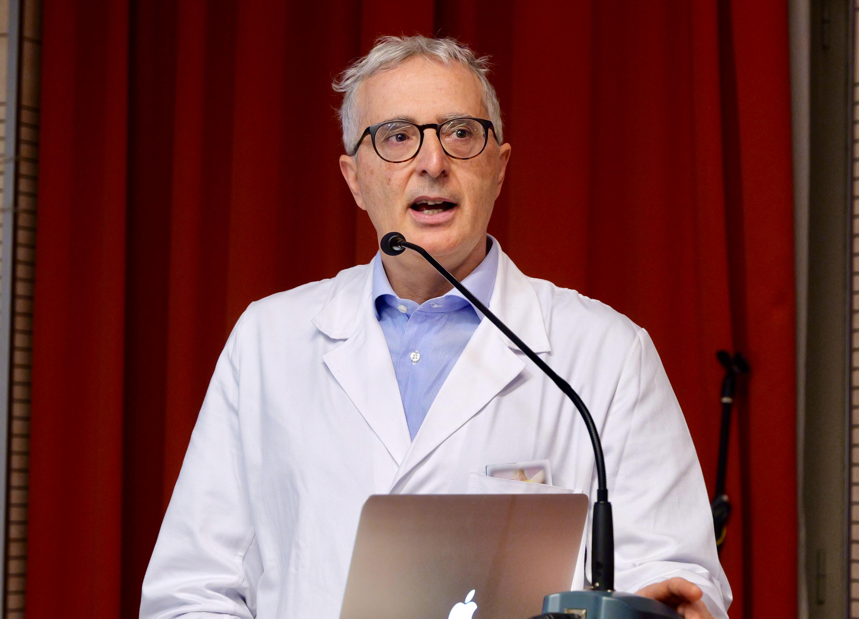 Galleria IRCSS Giovanni Paolo II, al via la sperimentazione del SiMoT, dispositivo palmare per le diagnosi precoci. Emiliano: “La Regione Puglia sostiene la ricerca scientifica e intende promuovere un distretto biomedico” - Diapositiva 4 di 10