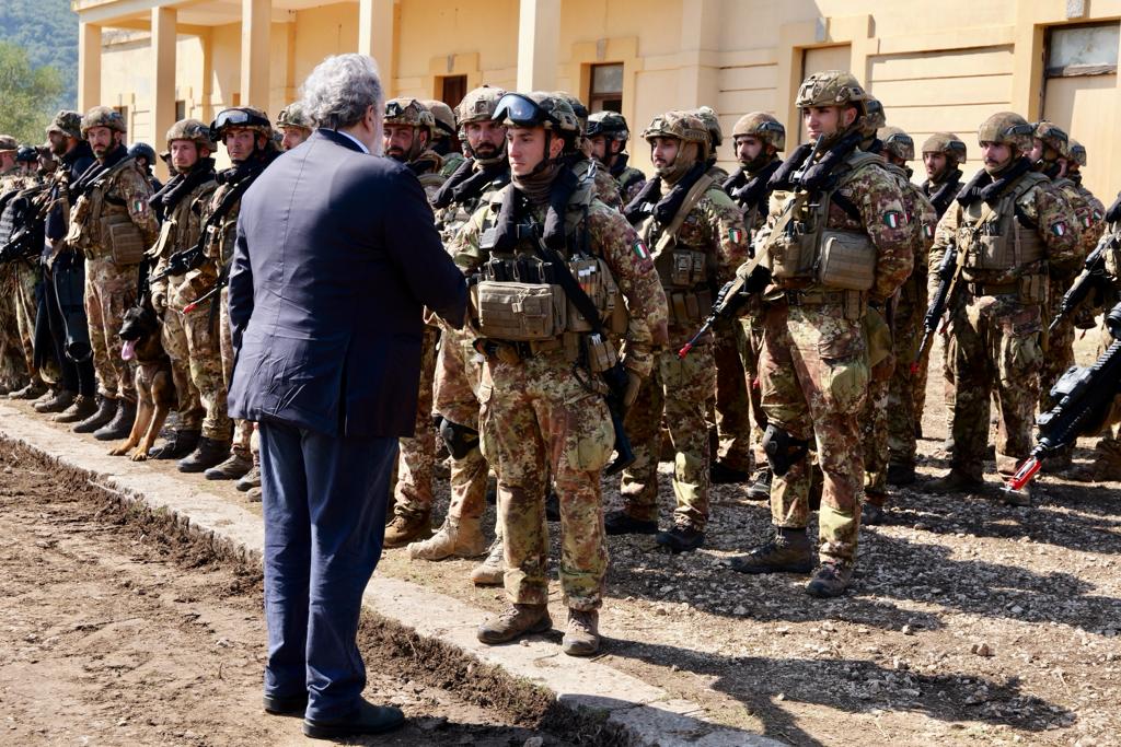 Galleria Michele Emiliano all’esercitazione militare “Leone Alato 23” a Cagnano Varano alla presenza del Presidente della Repubblica Mattarella e del ministro Crosetto - Diapositiva 13 di 22