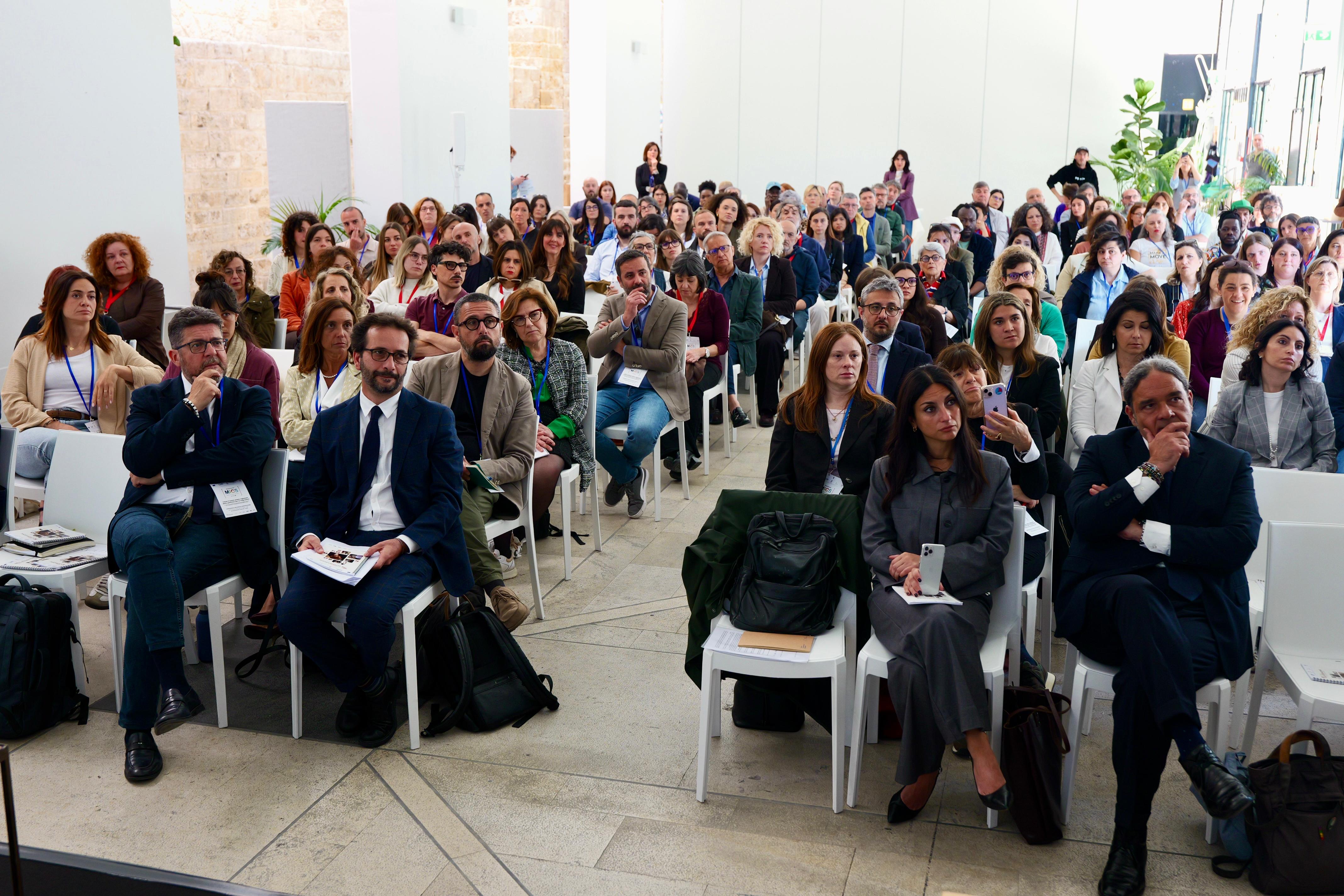 Galleria Nuovo Piano Regionale delle Politiche Migratorie, avviato questa mattina il percorso partecipativo di Regione Puglia con un momento di ricordo di Bakari Sako - Diapositiva 6 di 11