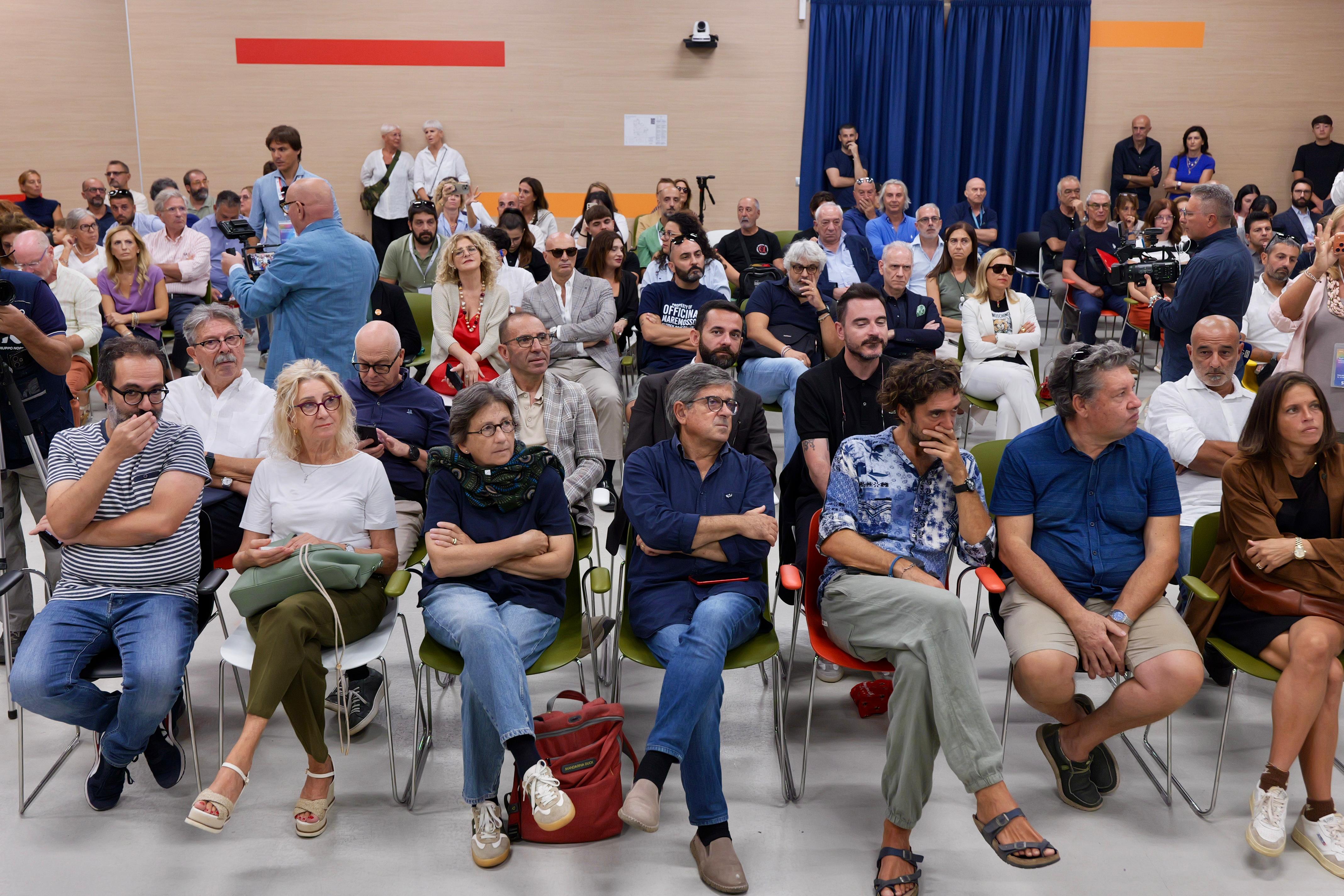 Galleria “Mare Democratico” le politiche integrate sulla costa aprono la settimana dedicata alla partecipazione della Regione Puglia in Fiera del Levante - Diapositiva 1 di 2