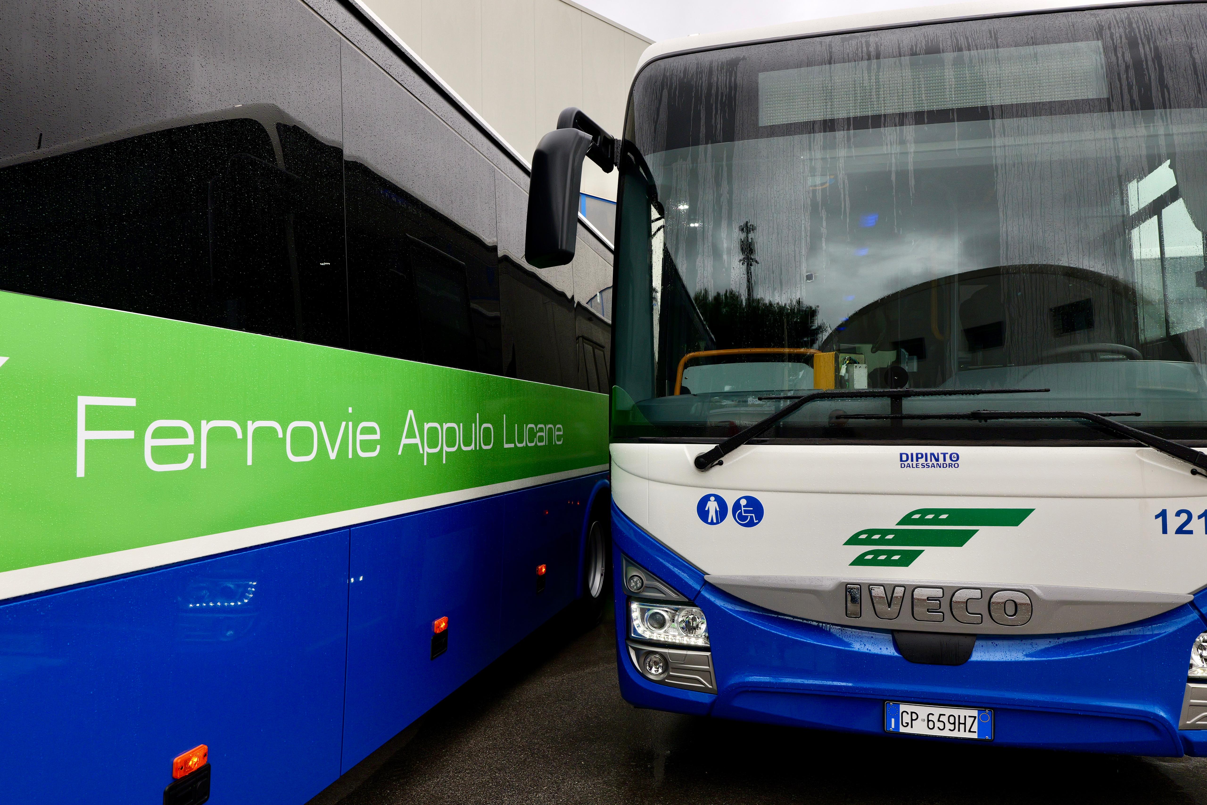 Galleria Trasporti, inaugurati 15 nuovi autobus FAL: l’azienda ha completato il rinnovo del parco mezzi pugliese, tra i più giovani d’Italia - Diapositiva 12 di 13