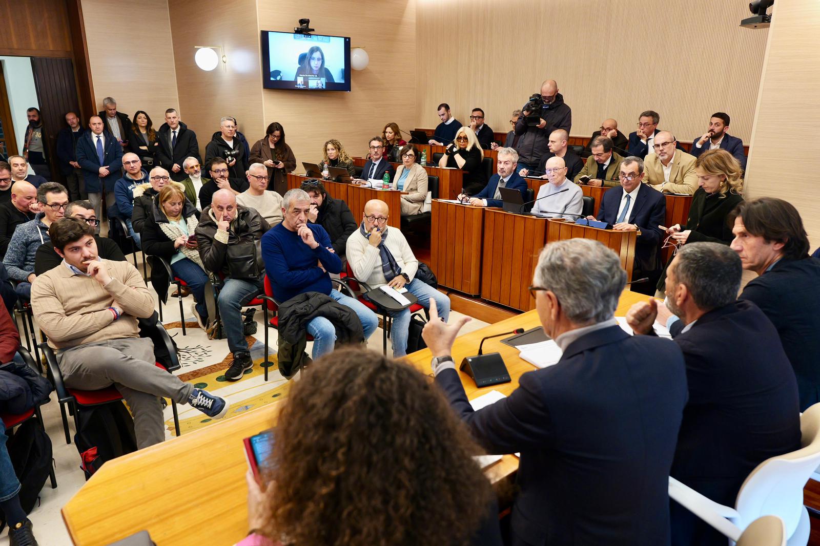 Galleria Gli esiti del tavolo Natuzzi, Decaro: 