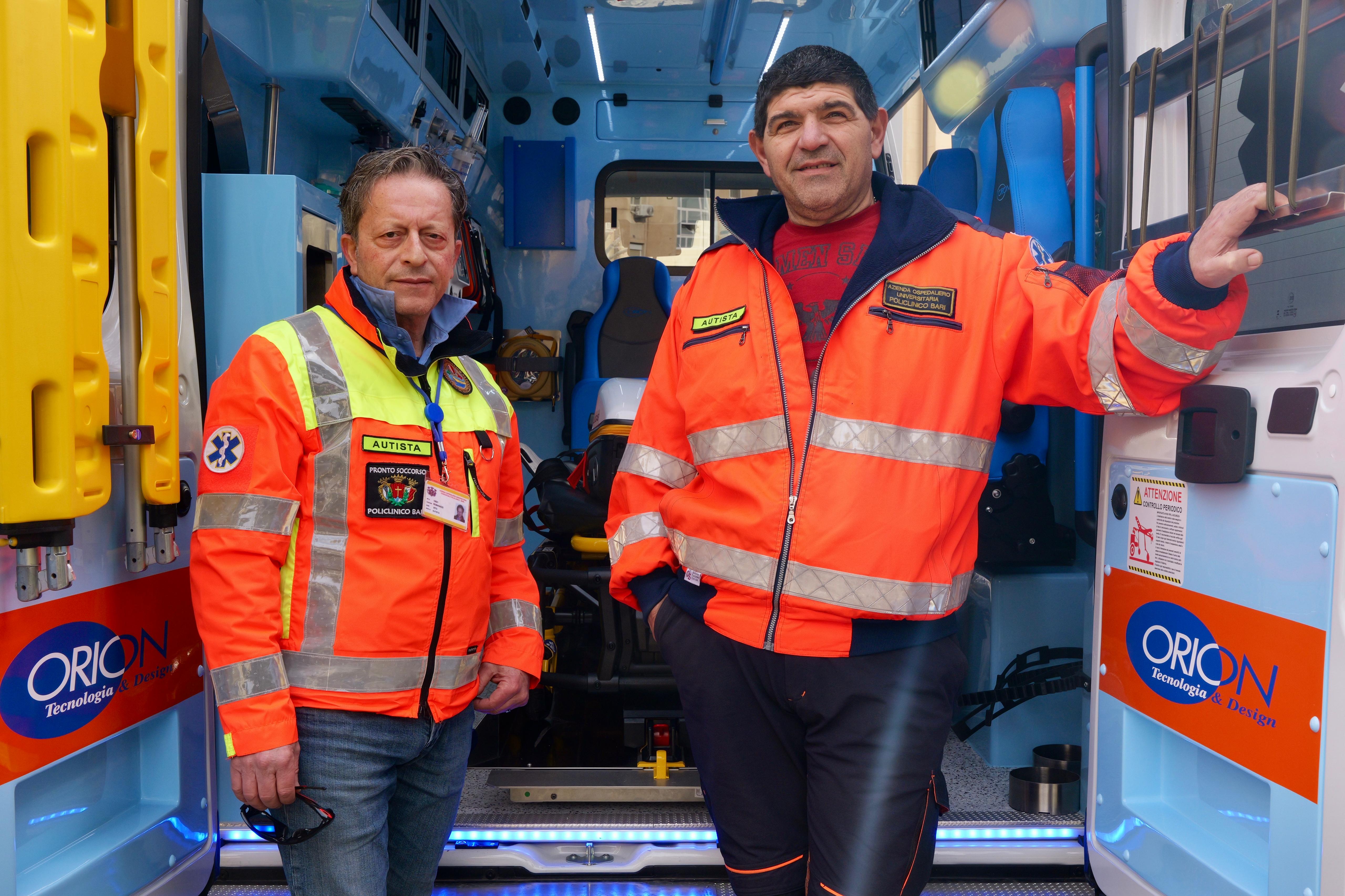 Galleria IL POLICLINICO DI BARI RINNOVA IL PARCO AMBULANZE CON MEZZI DOTATI DI RIANIMAZIONE E PER LE EMERGENZE BARIATRICHE E NEONATALI - Diapositiva 11 di 13