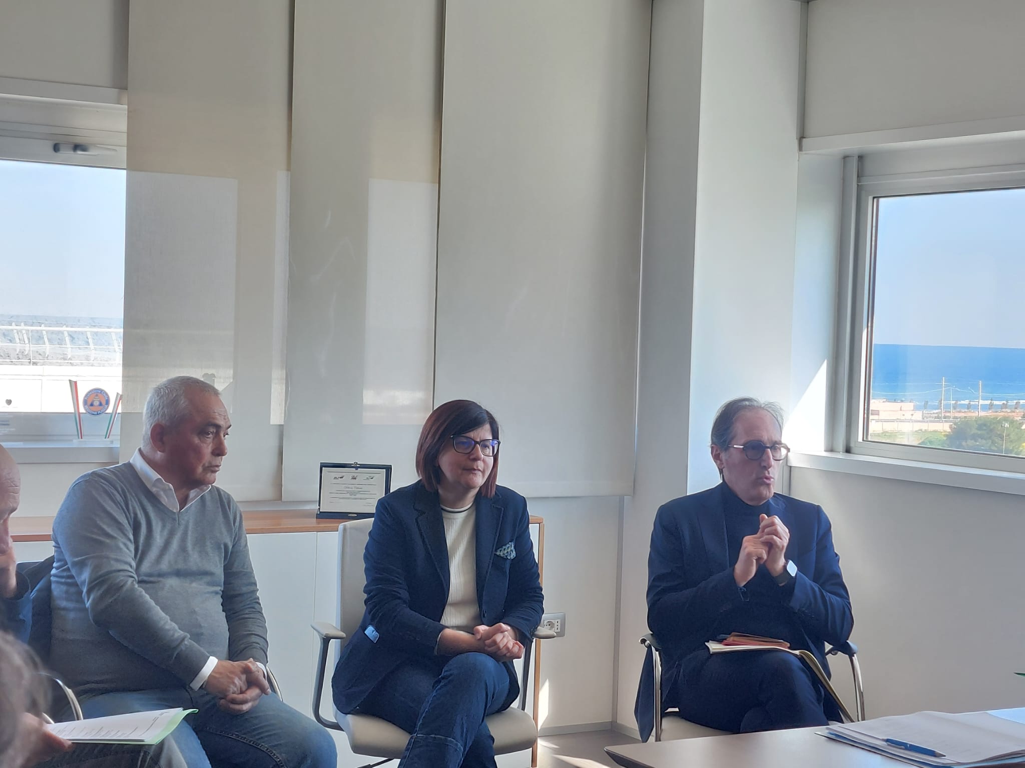 Galleria Economia circolare, l’assessore Ciliento incontra il gruppo di lavoro regionale sul sottoprodotto marmettola: “Da rifiuto della lavorazione del marmo a sottoprodotto per incentivare diverse filiere locali” - Diapositiva 2 di 3