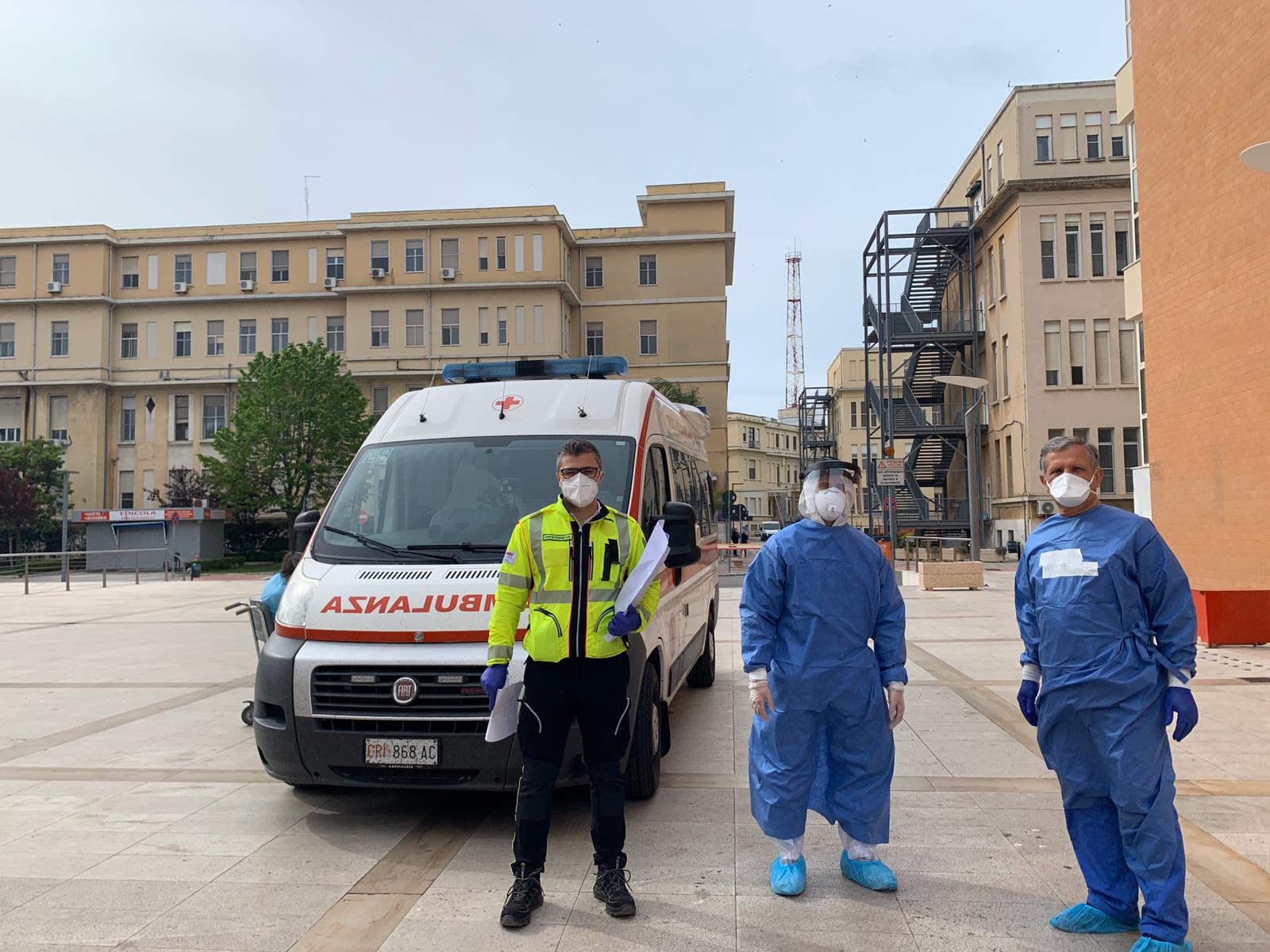 Galleria Guarisce dal Covid e viene dimesso: torna a casa il paziente lombardo curato al Policlinico di Bari - Diapositiva 5 di 5
