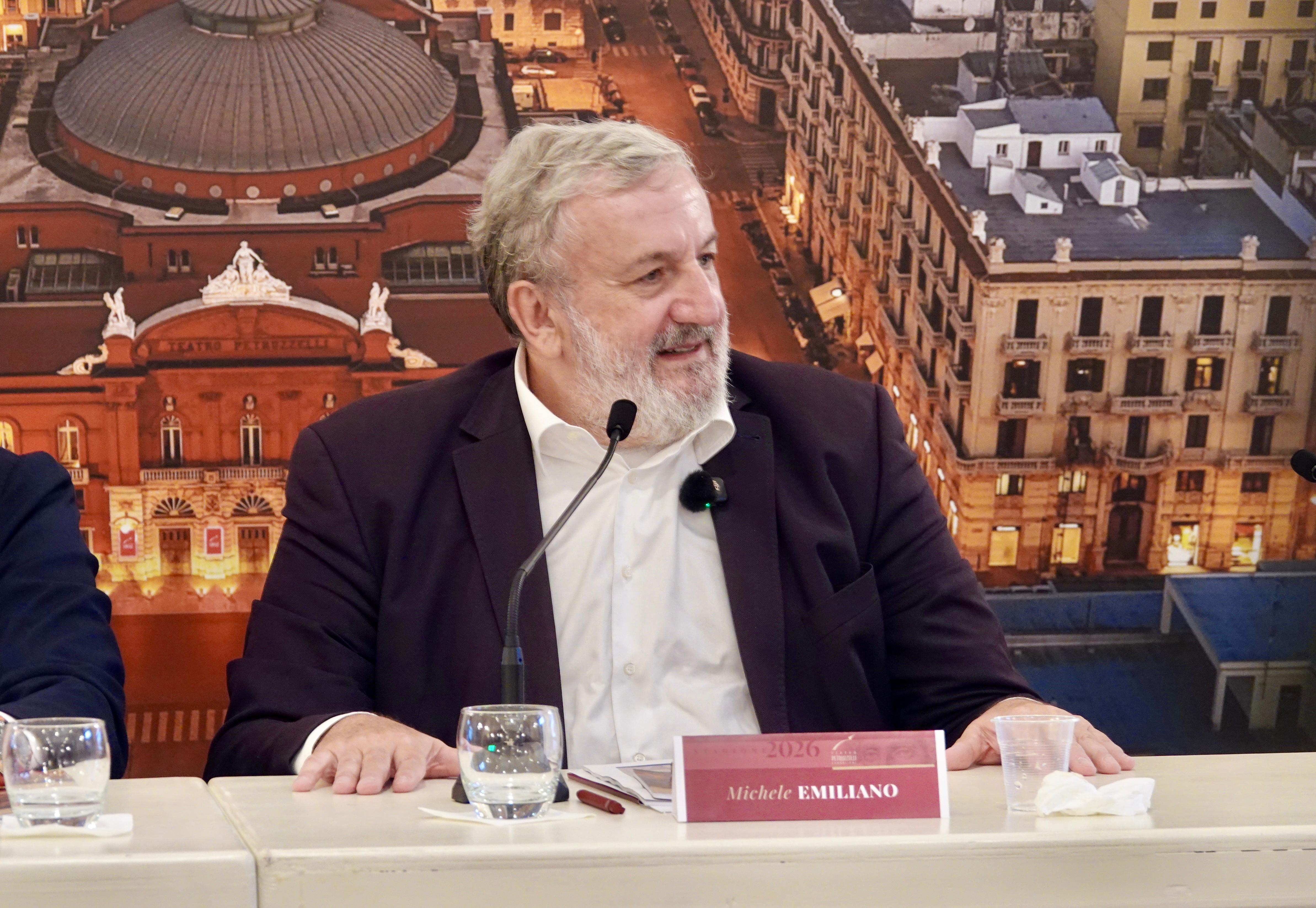 Galleria EMILIANO ALLA PRESENTAZIONE DELLA STAGIONE 2026 DEL PETRUZZELLI: “UNA RIPARTENZA CHE HA RADICI NEL LAVORO SVOLTO FINORA” - Diapositiva 3 di 3