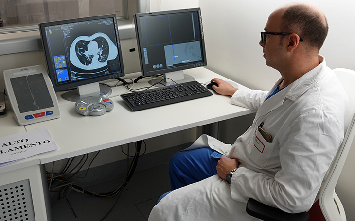 Galleria Inaugurata la nuova radiologia di urgenza al Policlinico di Bari, da oggi dedicata ai pazienti Covid-19 - Diapositiva 2 di 17