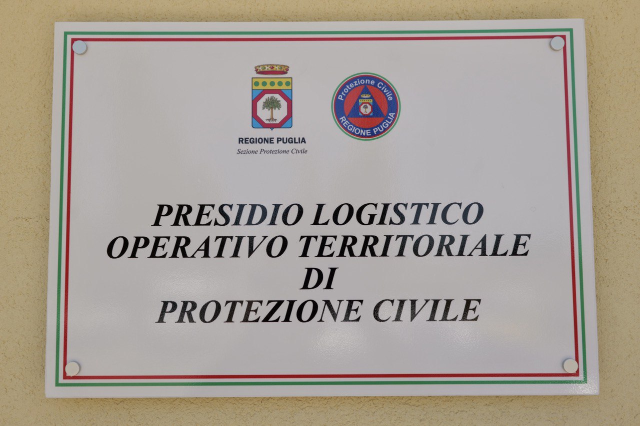 Galleria Il presidente Emiliano ha inaugurato il presidio logistico operativo territoriale di Castellaneta Marina, secondo PLOT di Protezione Civile a diventare operativo - Diapositiva 7 di 15