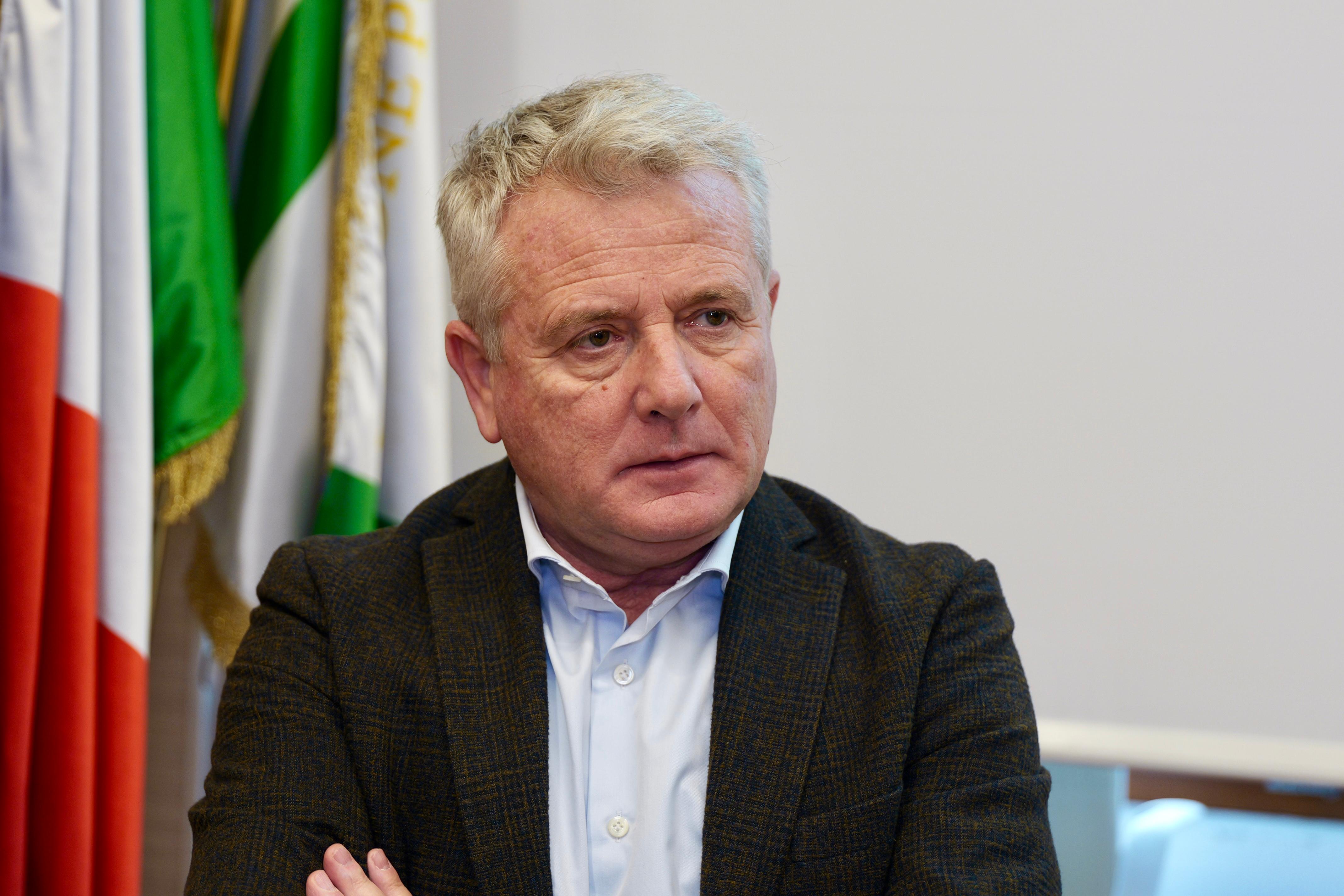 Galleria AQP, firmato il passaggio delle azioni ai Comuni. Emiliano: “Salva l’acqua pubblica in Puglia” - Diapositiva 6 di 9