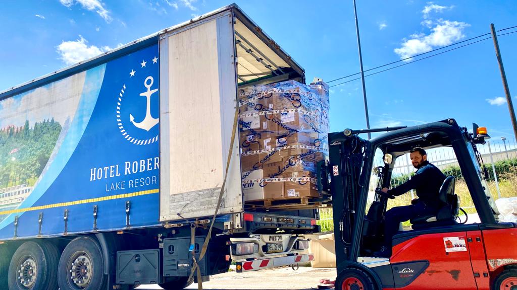 Galleria Emergenza Ucraina: partiti oggi da Bari due tir straordinari con beni di prima necessità - Diapositiva 4 di 4