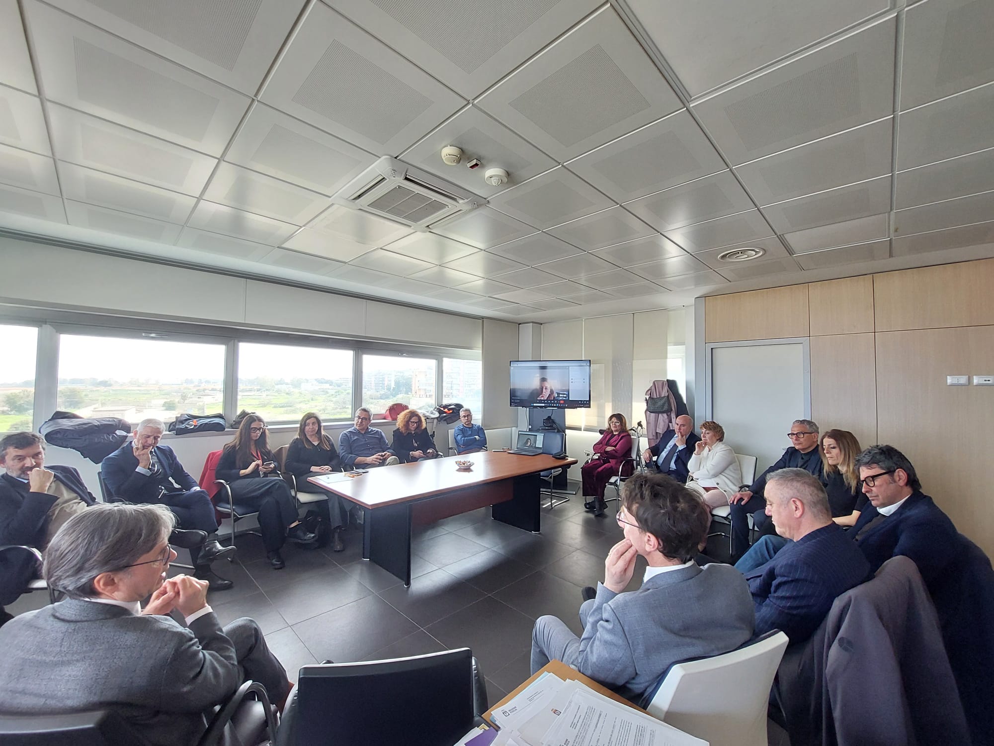 Galleria Trasporti, nuovo incontro dell’assessore&nbsp;Ciliento&nbsp;sui collegamenti Barletta-Spinazzola: “Lavoreremo con i sindaci e il Gruppo FS per riattivare la linea ferroviaria fino a Spinazzola e ottimizzare e velocizzare i collegamenti su gomma” - Diapositiva 2 di 3