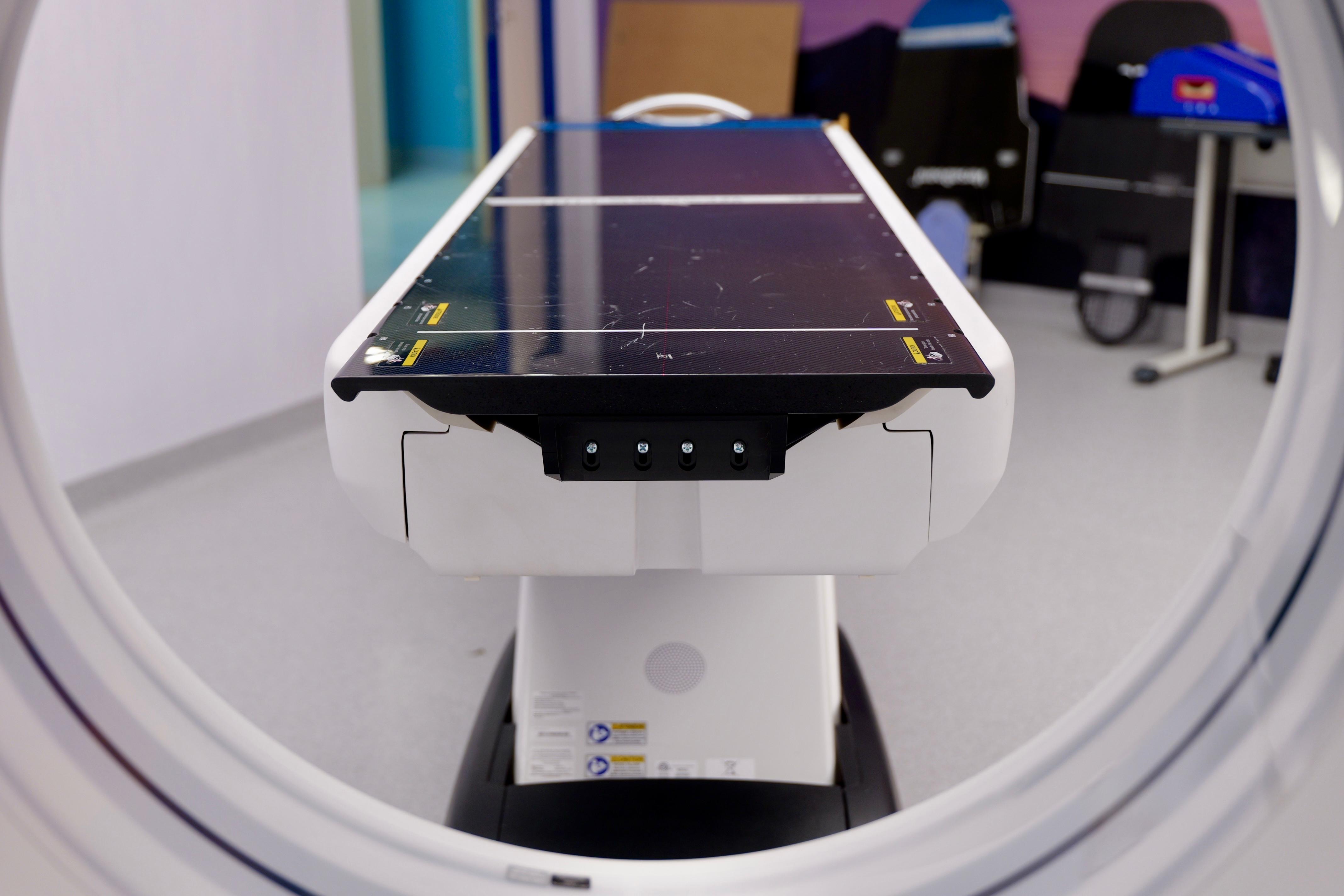 Galleria Inaugurato da Emiliano acceleratore lineare Istituto Oncologico di Bari - Diapositiva 8 di 11