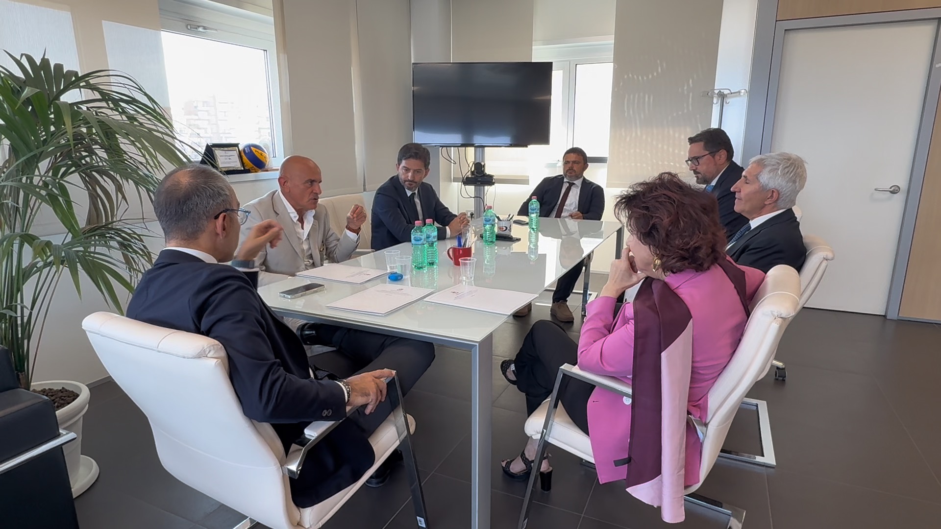 Galleria Dissesto idrogeologico, Regione Puglia, Commissario di Governo e Autorità di Bacino firmano l'accordo per accelerare gli interventi di messa in sicurezza del territorio - Diapositiva 2 di 7