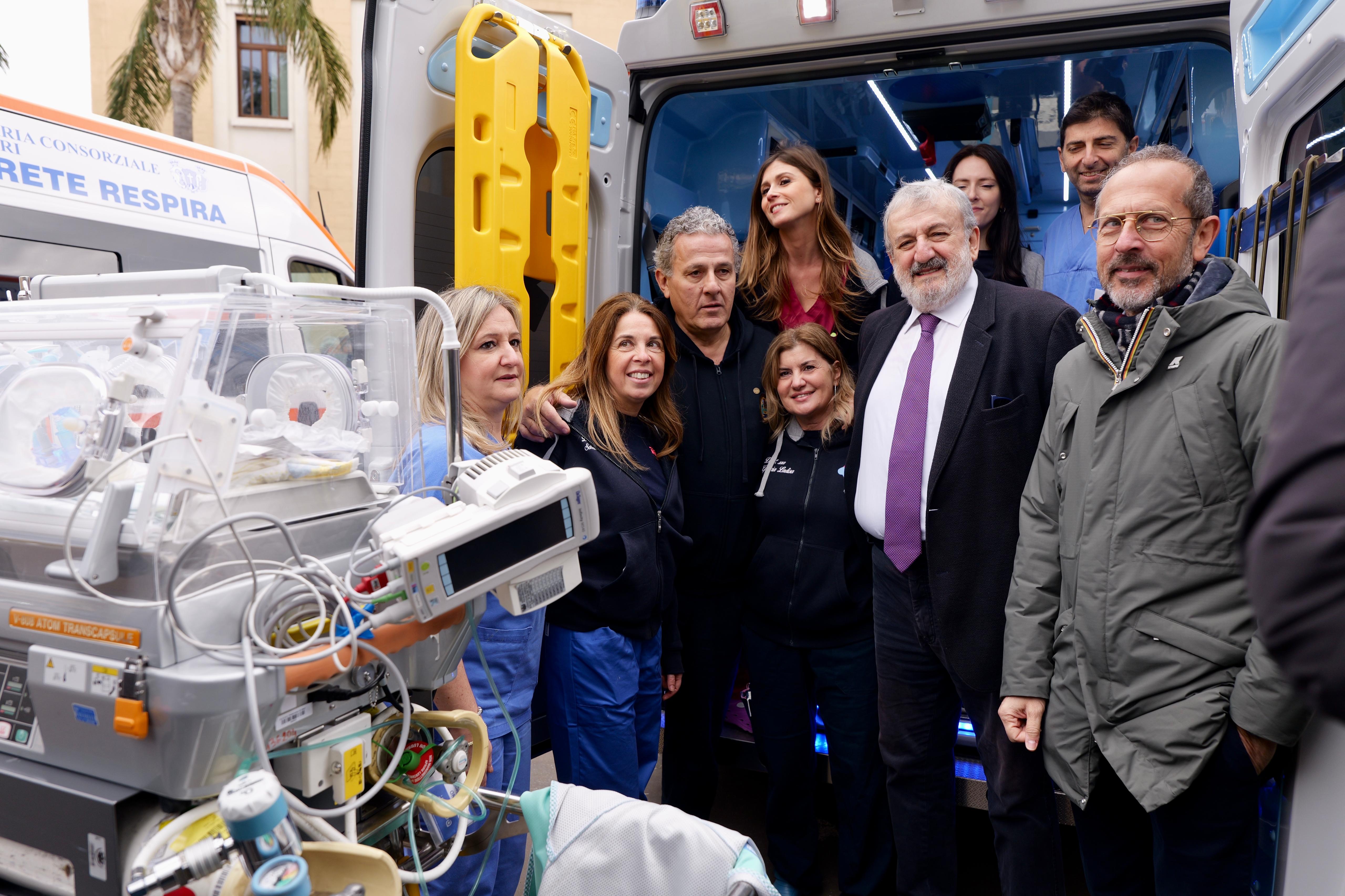 Galleria IL POLICLINICO DI BARI RINNOVA IL PARCO AMBULANZE CON MEZZI DOTATI DI RIANIMAZIONE E PER LE EMERGENZE BARIATRICHE E NEONATALI - Diapositiva 4 di 13