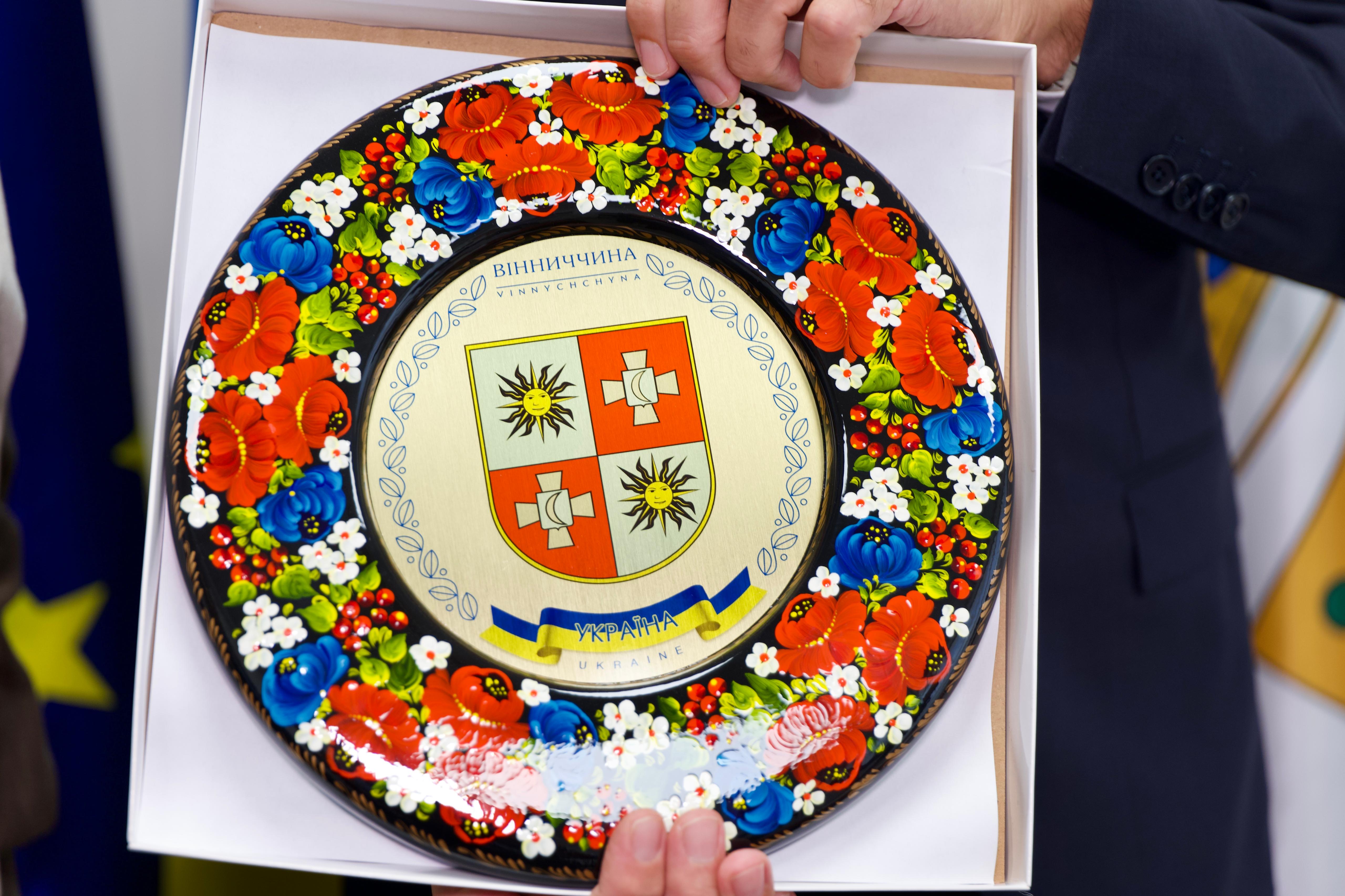 Galleria Protocollo d’Intesa tra Puglia e regione ucraina: accolta in Fiera del Levante la delegazione dell’Amministrazione Militare Regionale di Vinnytsia - Diapositiva 2 di 9