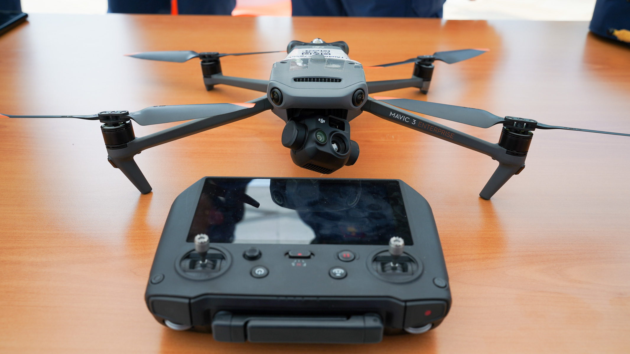 Galleria Lotta all’abbandono dei rifiuti, oggi in Regione la dimostrazione di volo dei droni - Diapositiva 10 di 12