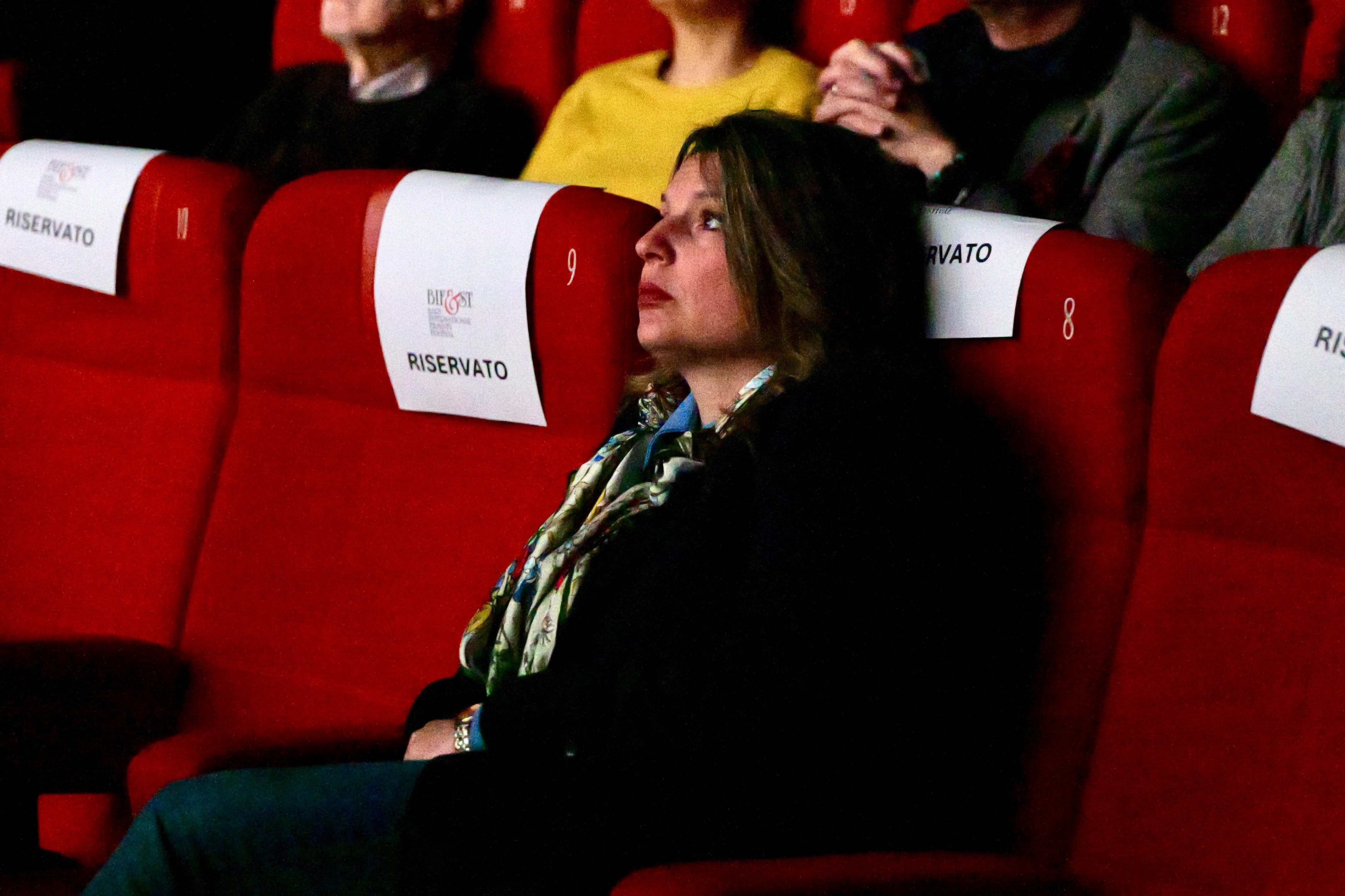 Galleria BIF&ST, EMILIANO E MATRANGOLA ALLA PROIEZIONE DEL DOCUFILM SUL DELITTO MARCONE: “ANCHE IL CINEMA È UTILE PER COMBATTERE LE MAFIE, SI VALUTI L’OPPORTUNITÀ DI RIAPRIRE LE INDAGINI” - Diapositiva 5 di 6