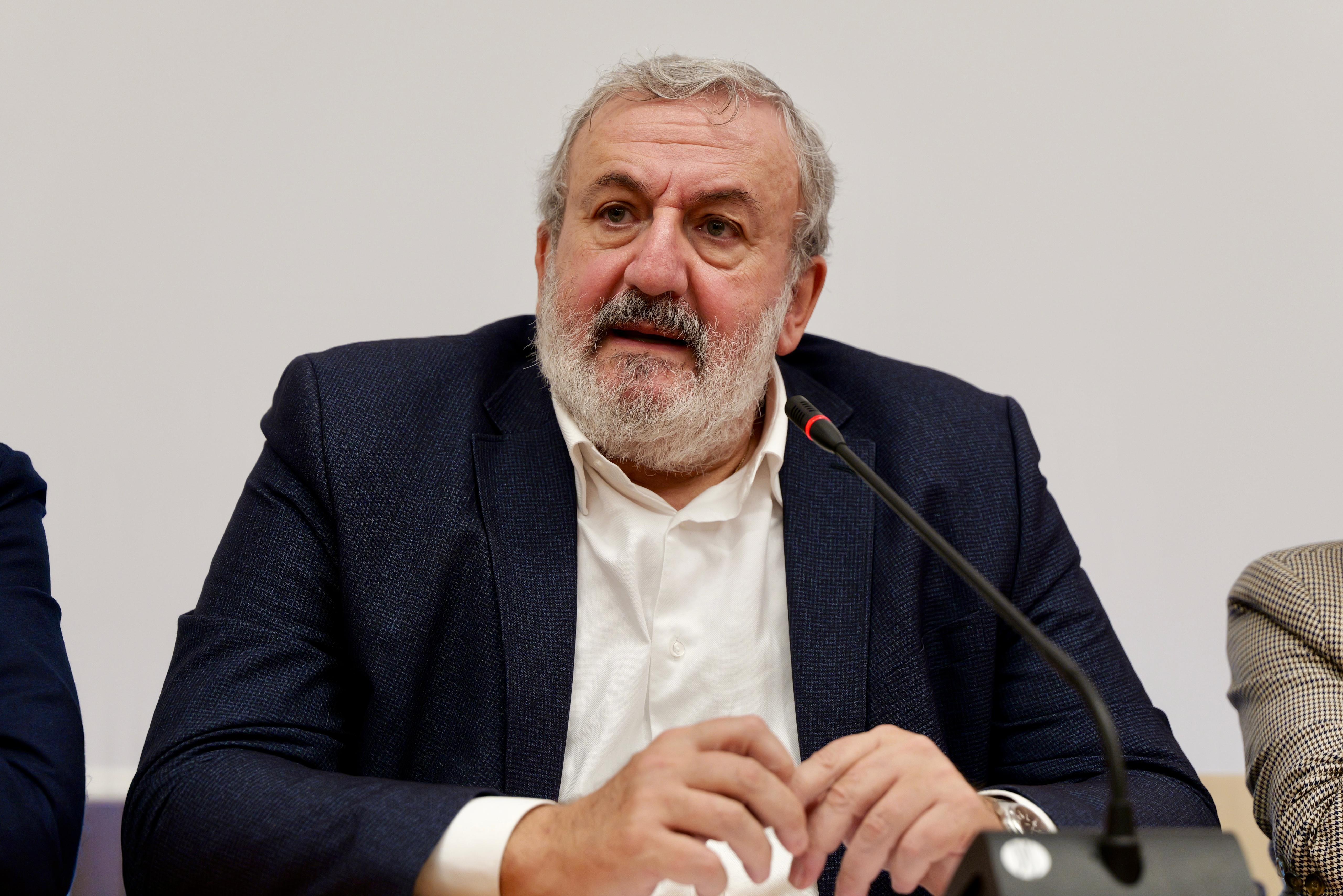 Galleria Presentato il nuovo bando per il Reddito di Dignità.  Il presidente Emiliano: “Puglia in prima linea per la lotta alla povertà. Se il ReD esiste è grazie all'autonomia della Regione nella gestione dei Fondi europei” - Diapositiva 5 di 7