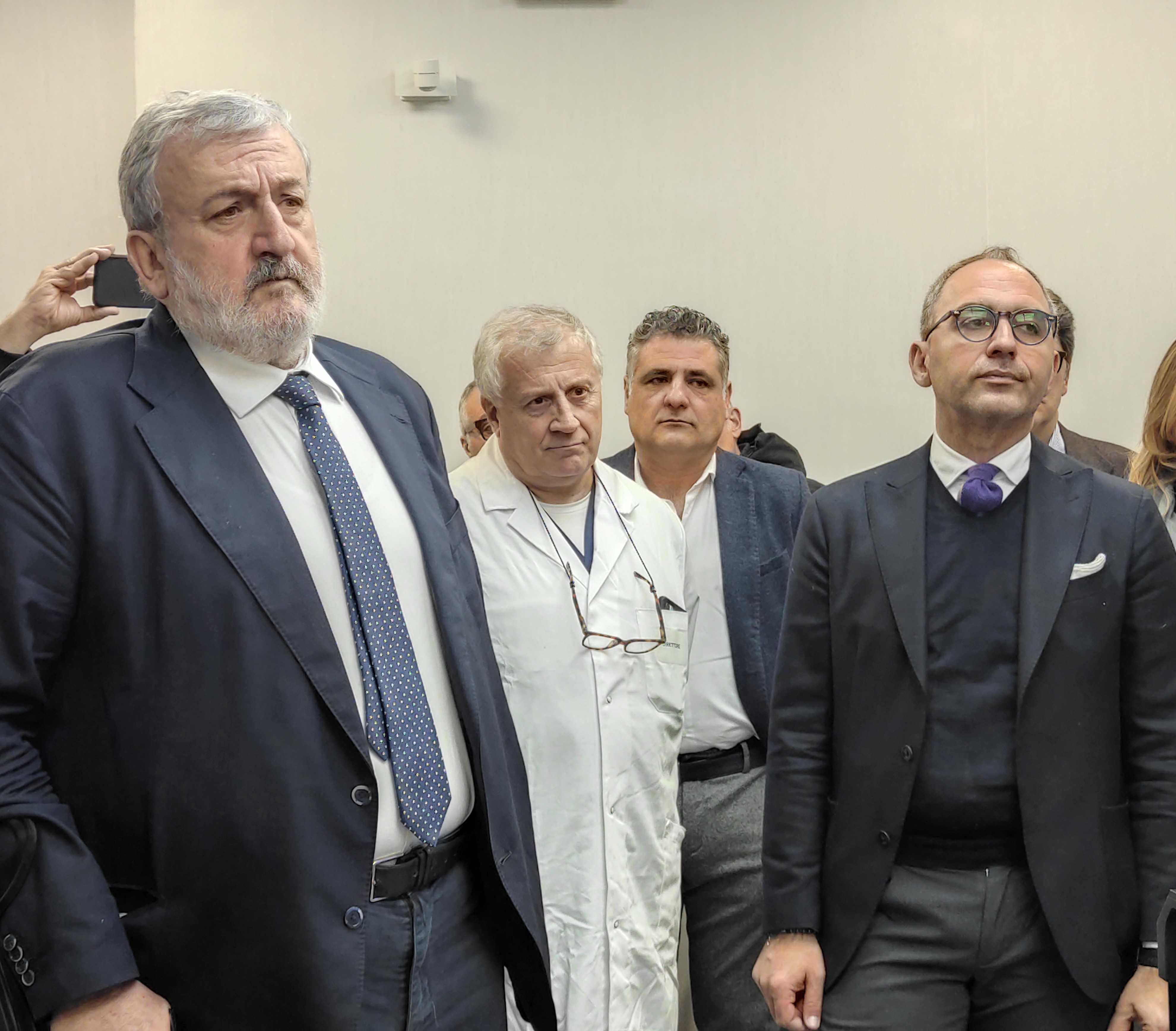 Galleria Policlinico Foggia, il presidente della Regione Michele Emiliano e l'assessore alla Sanità Raffaele Piemontese inaugurano il nuovo acceleratore lineare della Struttura di Radioterapia - Diapositiva 1 di 15