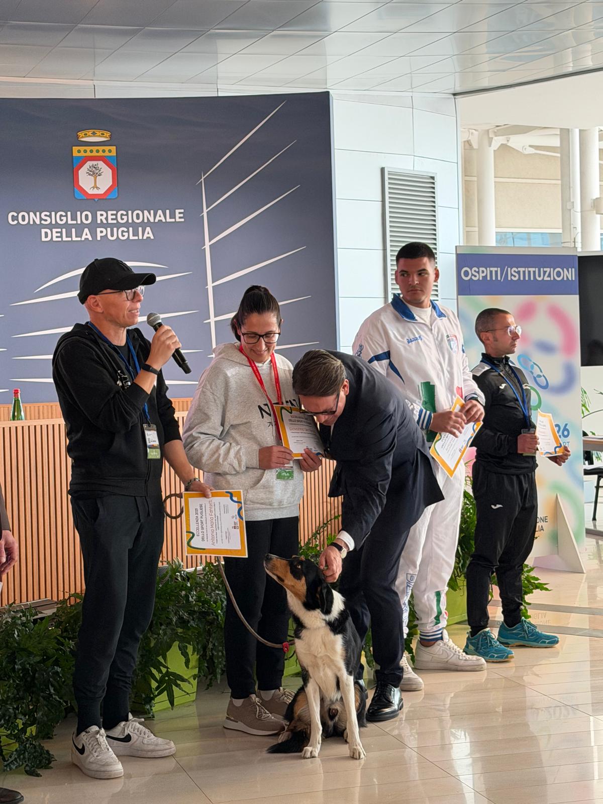Galleria Ieri l’assessore allo Sport Casili alla prima giornata del tour di premiazione delle “Eccellenze sportive pugliesi” del 2025 - Diapositiva 1 di 6