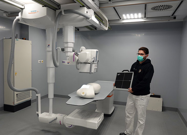 Galleria Inaugurata la nuova radiologia di urgenza al Policlinico di Bari, da oggi dedicata ai pazienti Covid-19 - Diapositiva 10 di 17