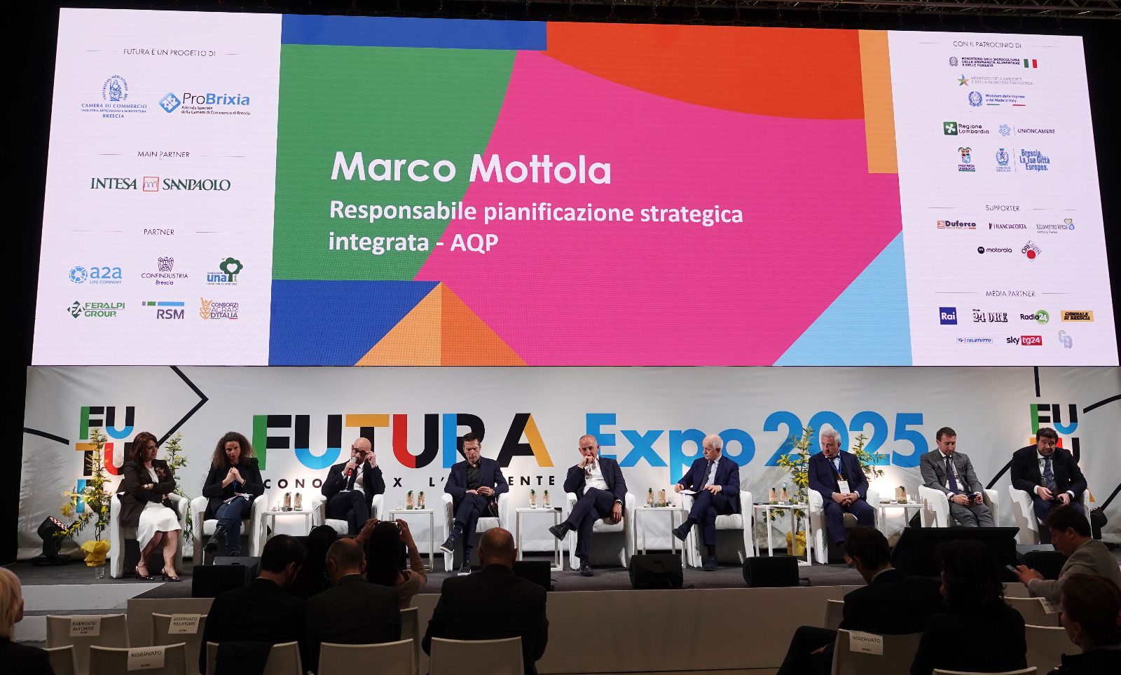 Galleria FUTURA EXPO 2025, REGIONE PUGLIA DIALOGA DI TRANSIZIONE ENERGETICA E SVILUPPO SOSTENIBILE CON UNIONCAMERE PUGLIA, ACQUEDOTTO PUGLIESE E ARTI - Diapositiva 1 di 4