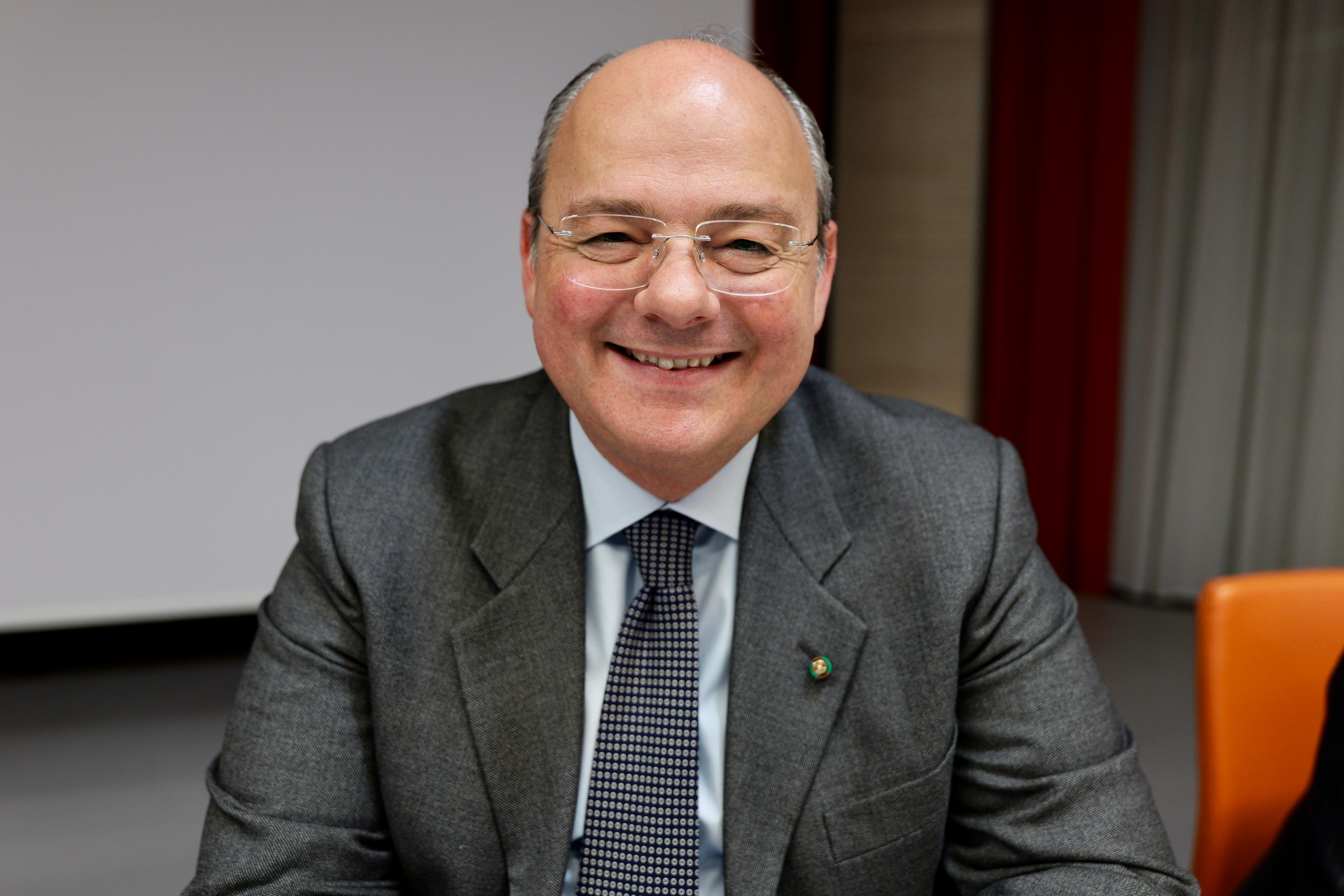 Galleria Il presidente Emiliano alla stabilizzazione di 24 precari dell'Istituto Oncologico di Bari - Diapositiva 5 di 8