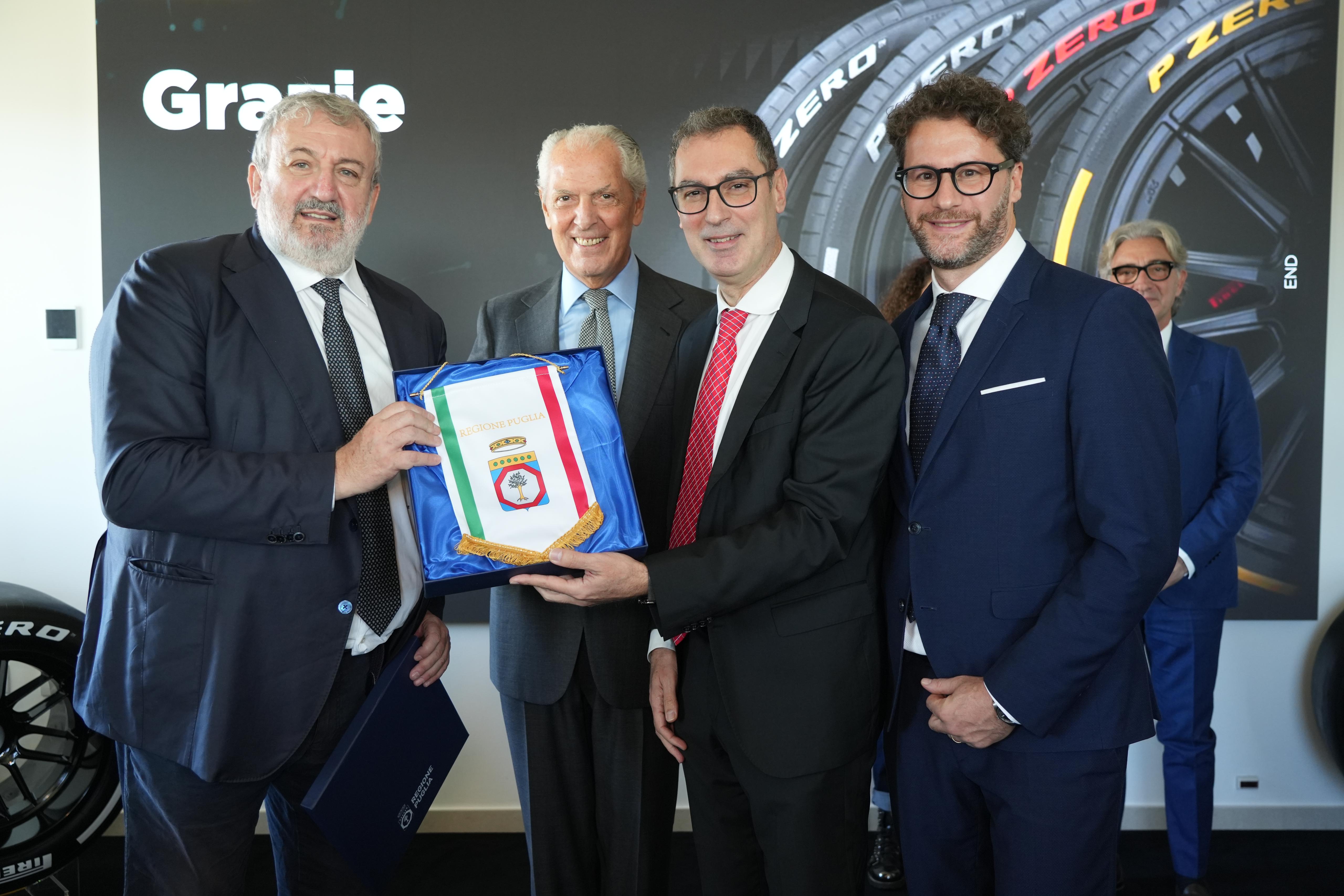 Galleria Pirelli: si rafforza a Bari, nel 2025 i dipendenti del Digital Solutions Center saliranno a 80 dai 50 previsti inizialmente - Diapositiva 8 di 13