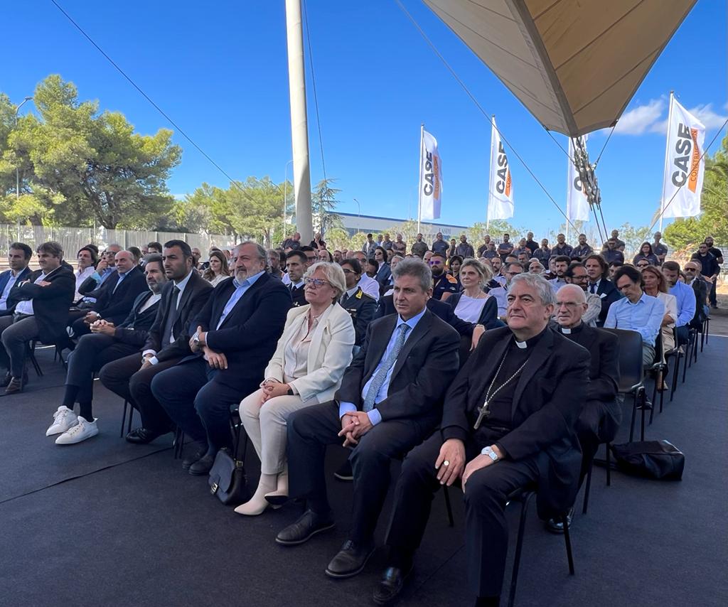Galleria Emiliano, Delli Noci, Capone alla CNH Industrial di Lecce per i 50 anni di attività: “Lavoro qualificato, Regione pronta a progettare insieme i prossimi 50