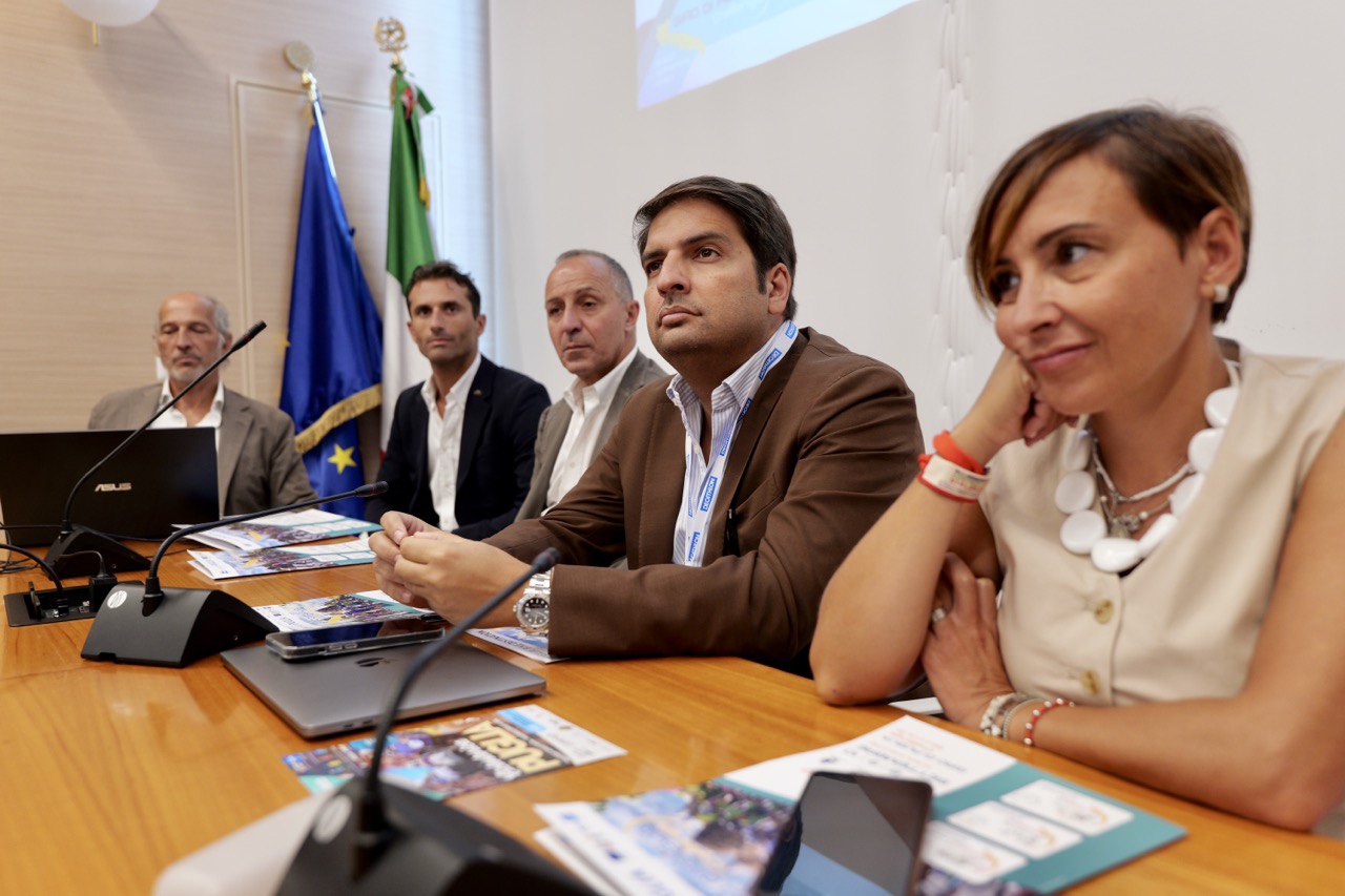 Galleria BIKE, IL GIRO DI PUGLIA CHALLENGE PORTA I CAMPIONI FRA MURGE E MARE - Diapositiva 8 di 17